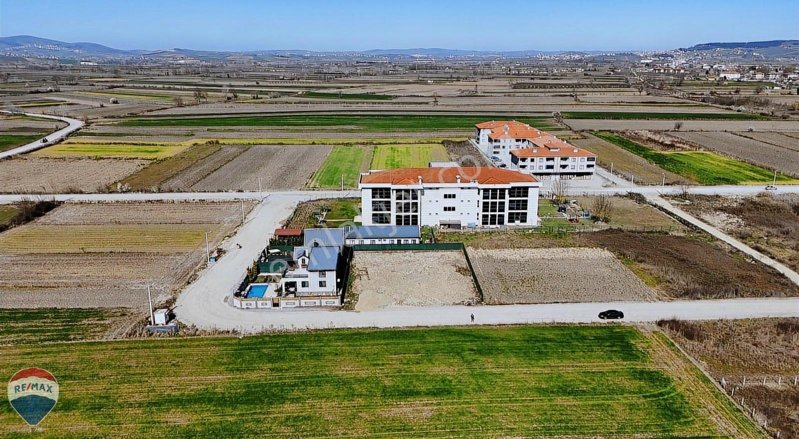 Remax Mavi'den Söğütlü'de Satılık 516 M2 İmarlı Arsa - Görsel 17