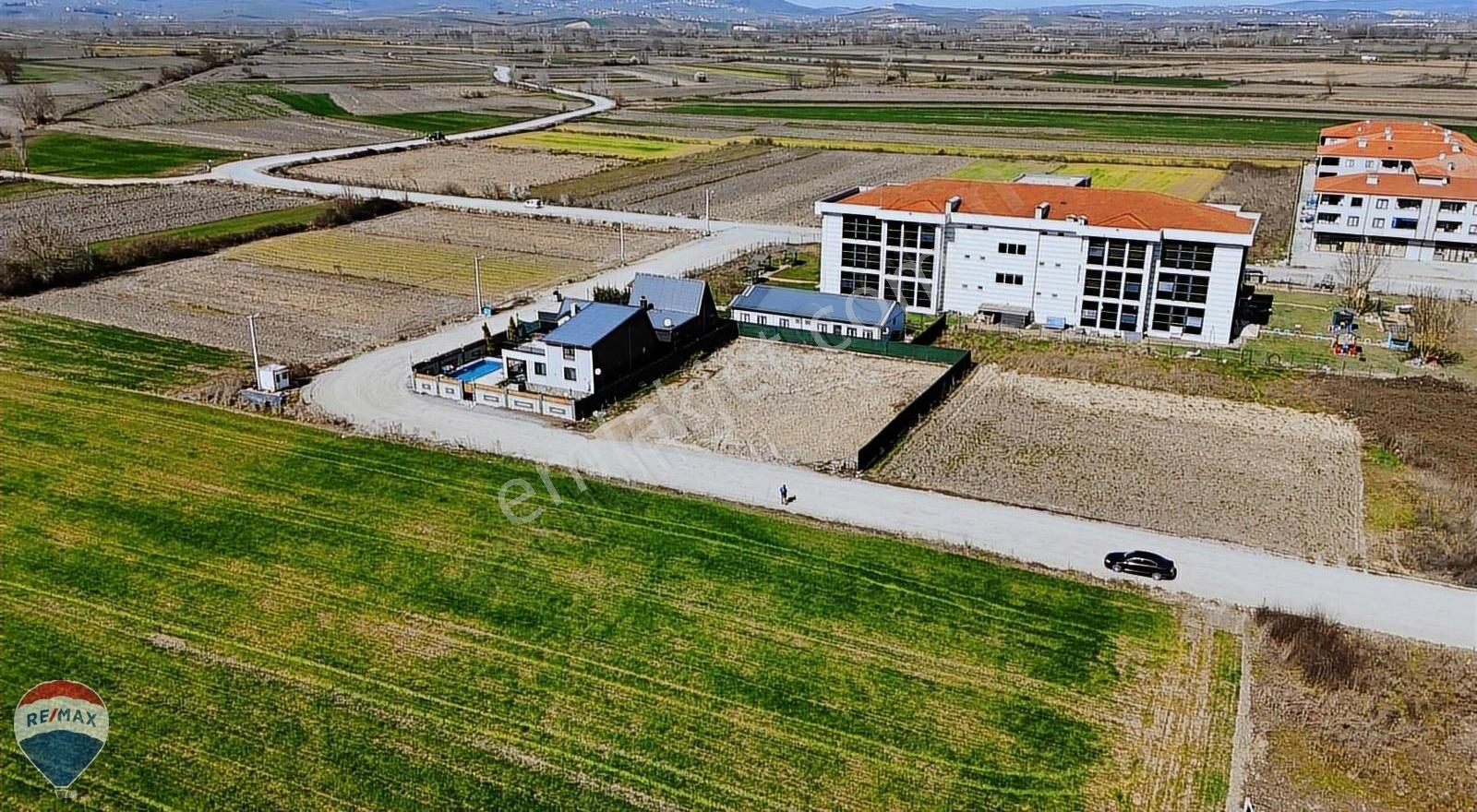 Remax Mavi'den Söğütlü'de Satılık 516 M2 İmarlı Arsa - Görsel 6