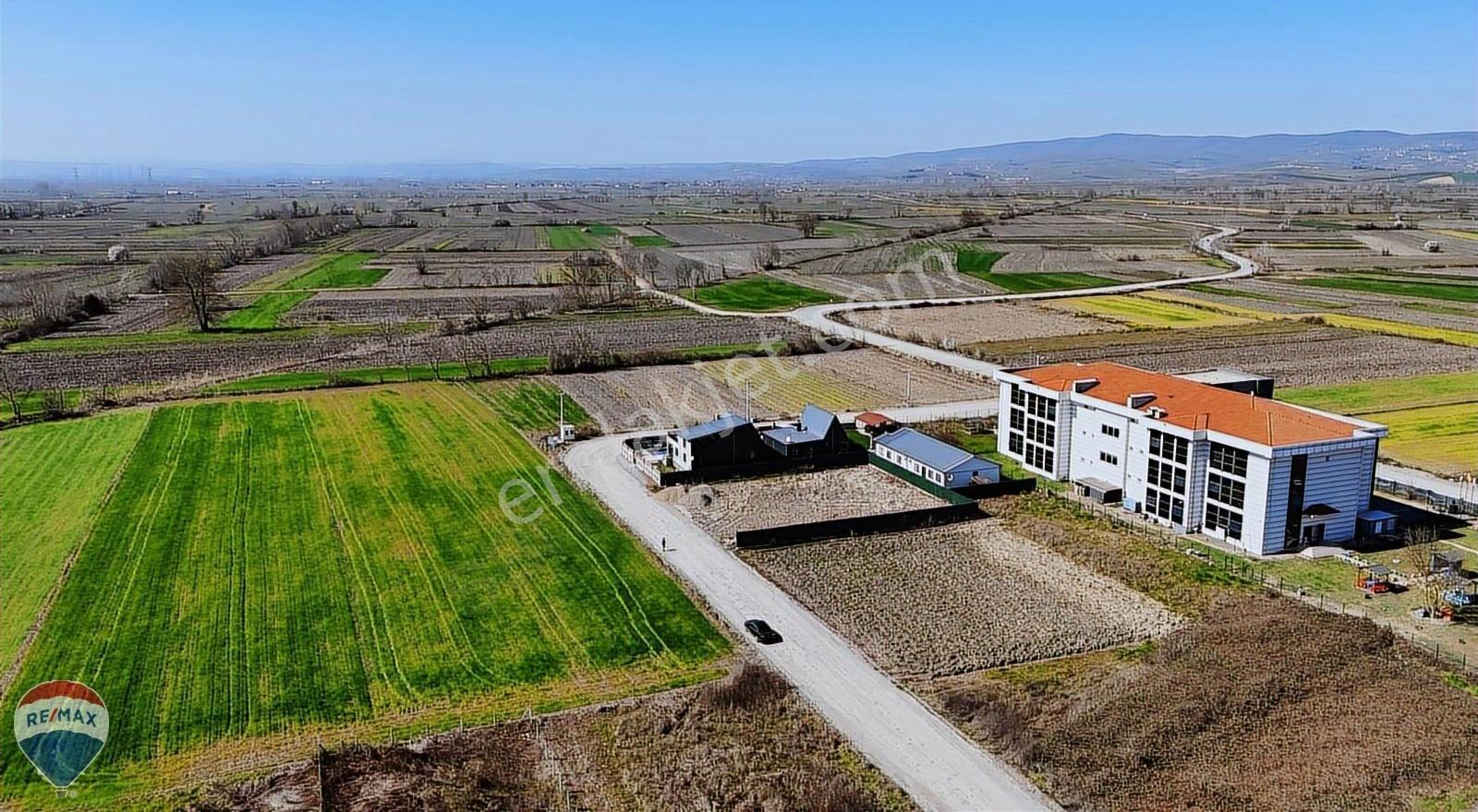 Remax Mavi'den Söğütlü'de Satılık 516 M2 İmarlı Arsa - Görsel 4