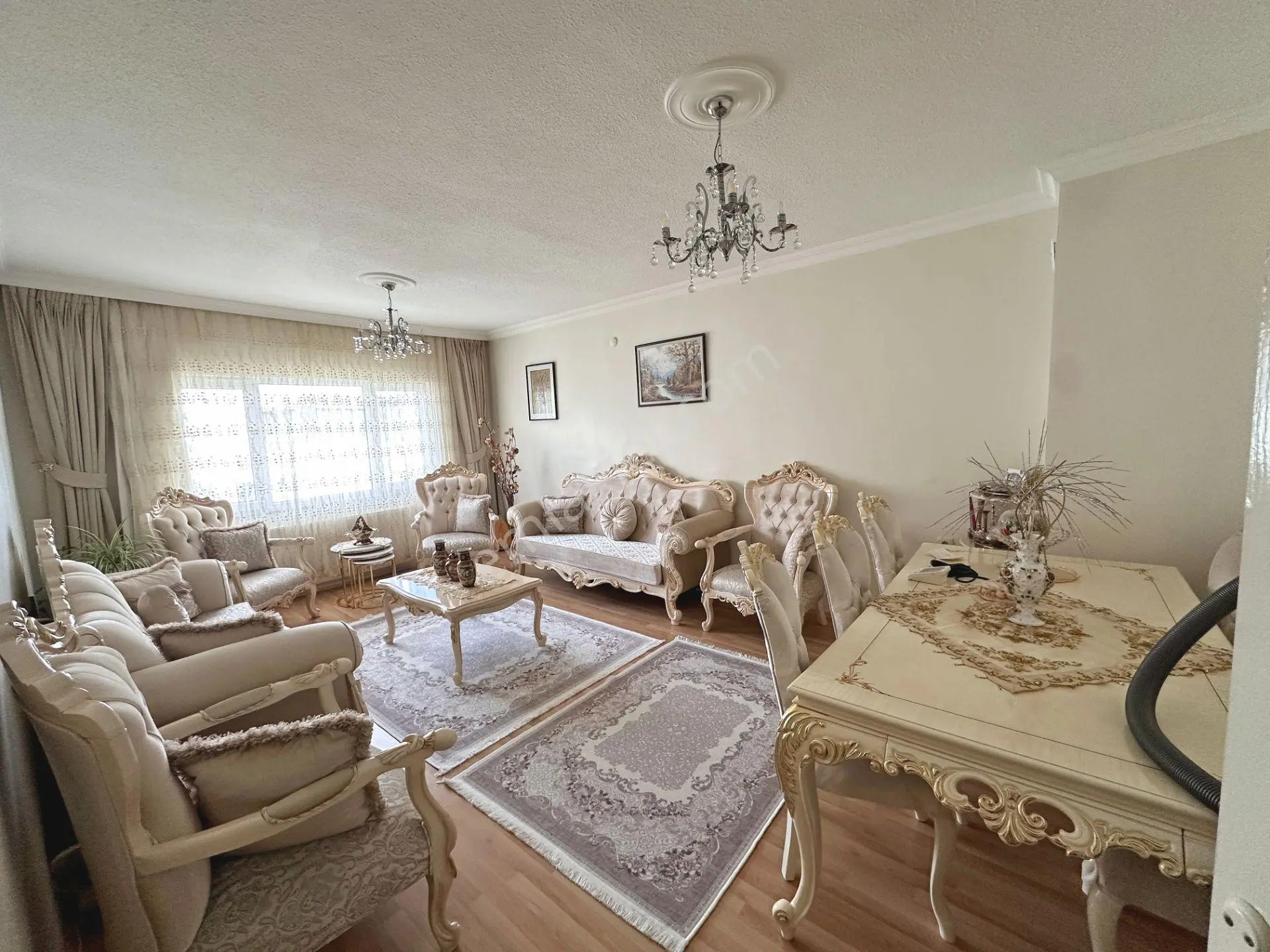 Mevlana Sitesinde Önü Açık Manzaralı 3+1 Satılık Daire