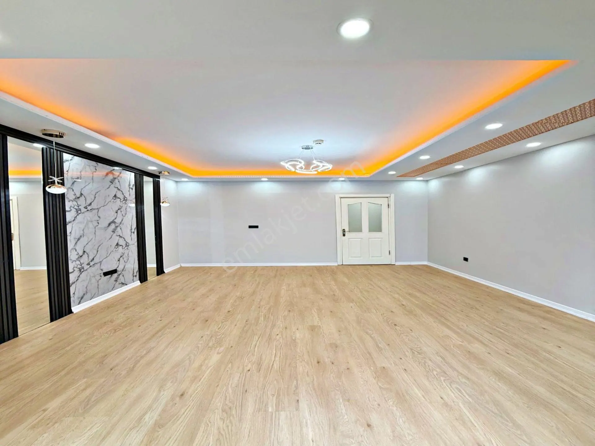 Site İçi 2+1 - Metrobüse 10 Dk - Yüksek Kira Getirili - Otopark Ve Güvenlikli - Fırsat Daire!! - Görsel 3