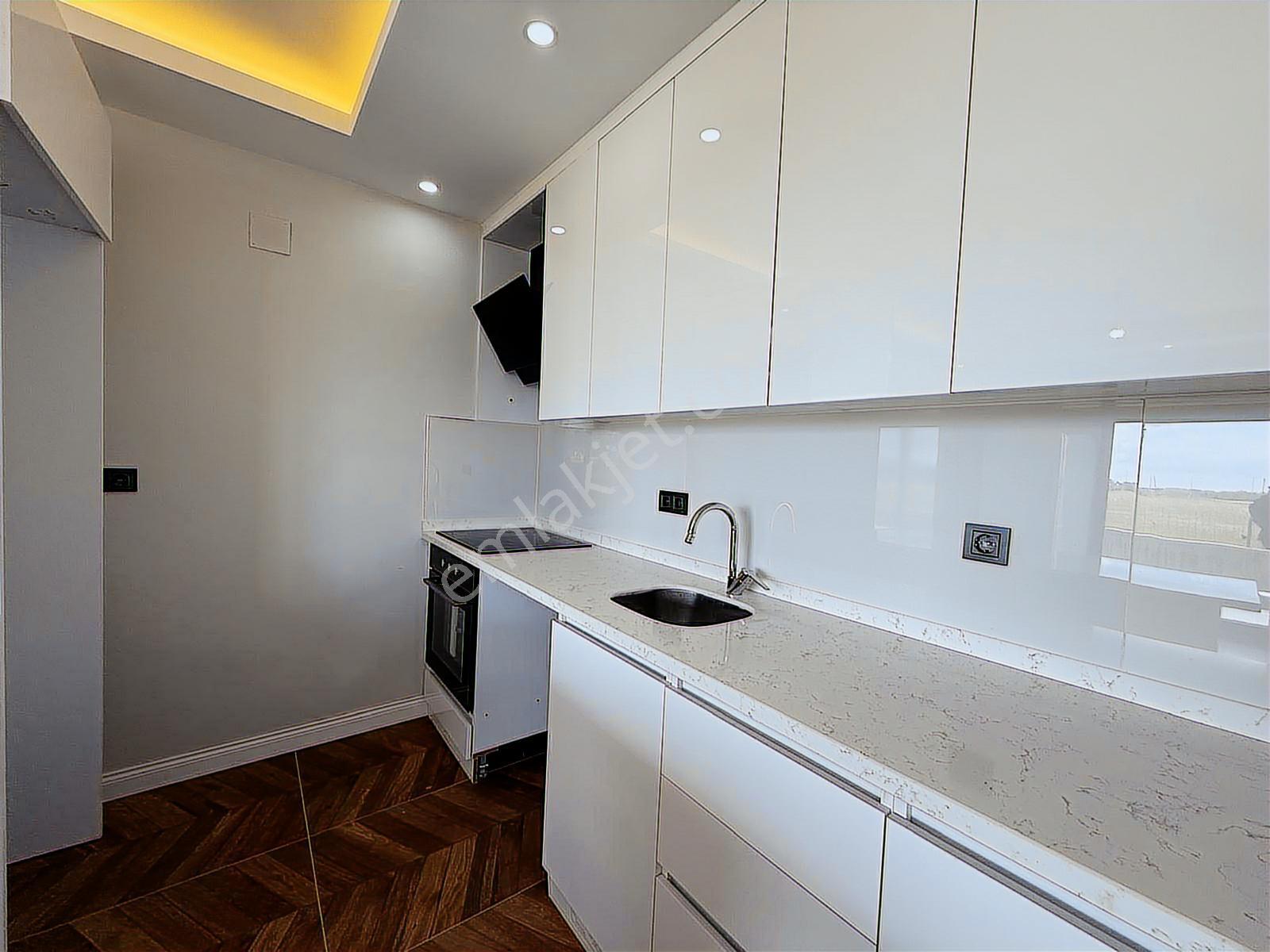 Küçükköy'de Havuzlu Site İçerisinde 4+1 Satılık Villa - Görsel 29
