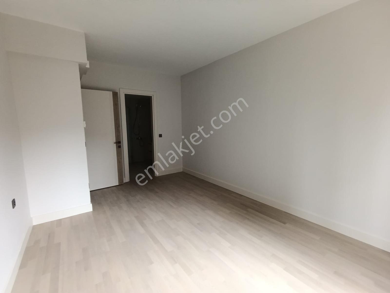 Sinpaş Koru Aura' Da Kapalı Balkonlu Site İçi Manzaralı 2+1 - Görsel 23