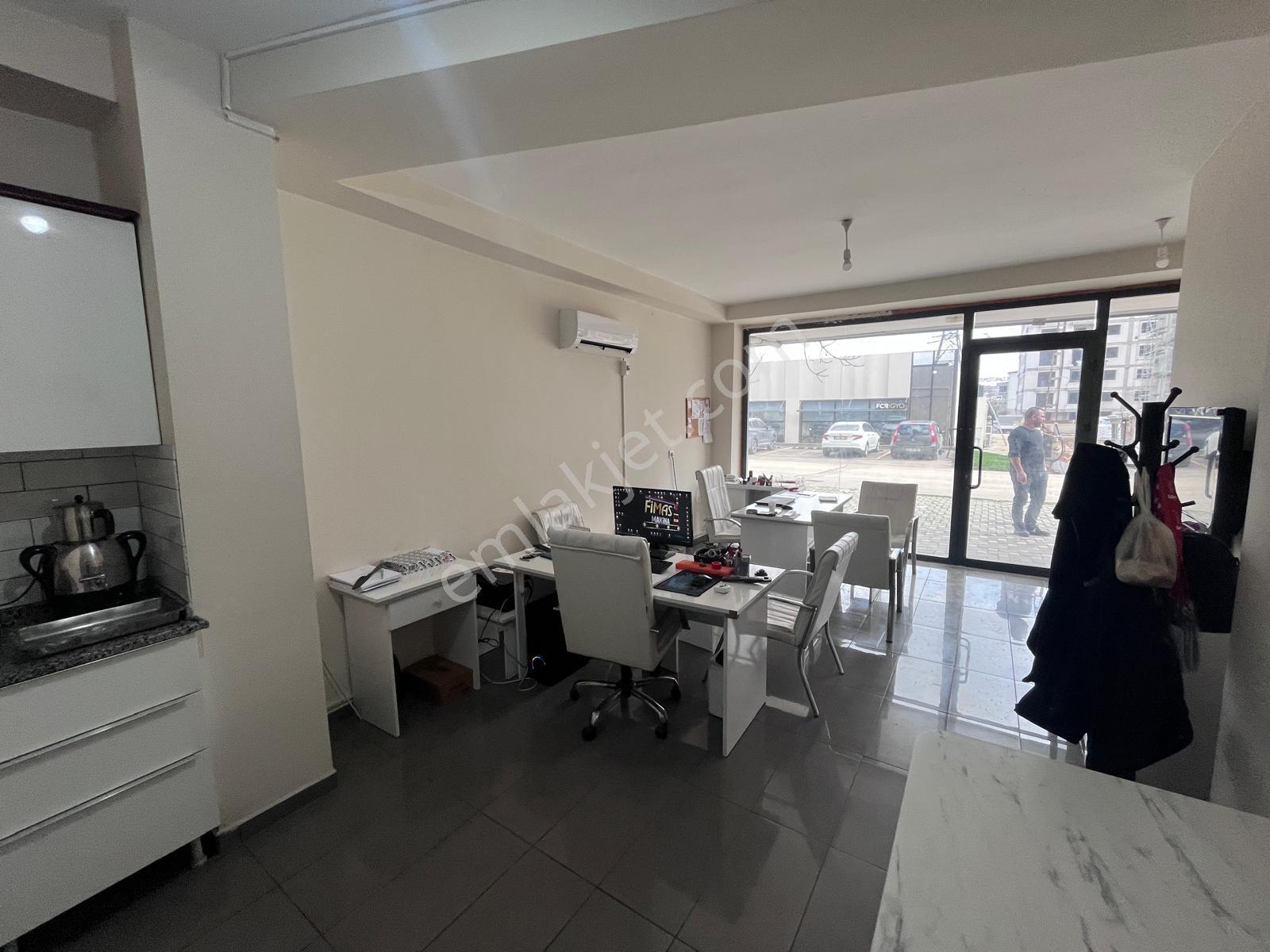 Sancaktepe Samandırada Kurumsal Kiracılı Satılık Dükkan - Görsel 12