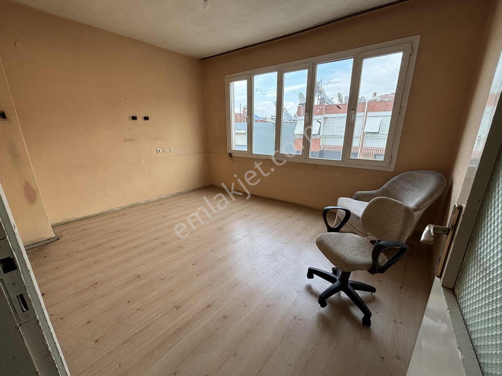 Salihli Kiralık 3+1 Daire Sağlık Mahallesi Işık Market Civarı - Görsel 15