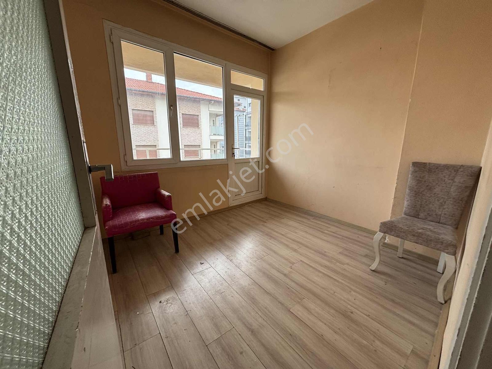 Salihli Kiralık 3+1 Daire Sağlık Mahallesi Işık Market Civarı - Görsel 8