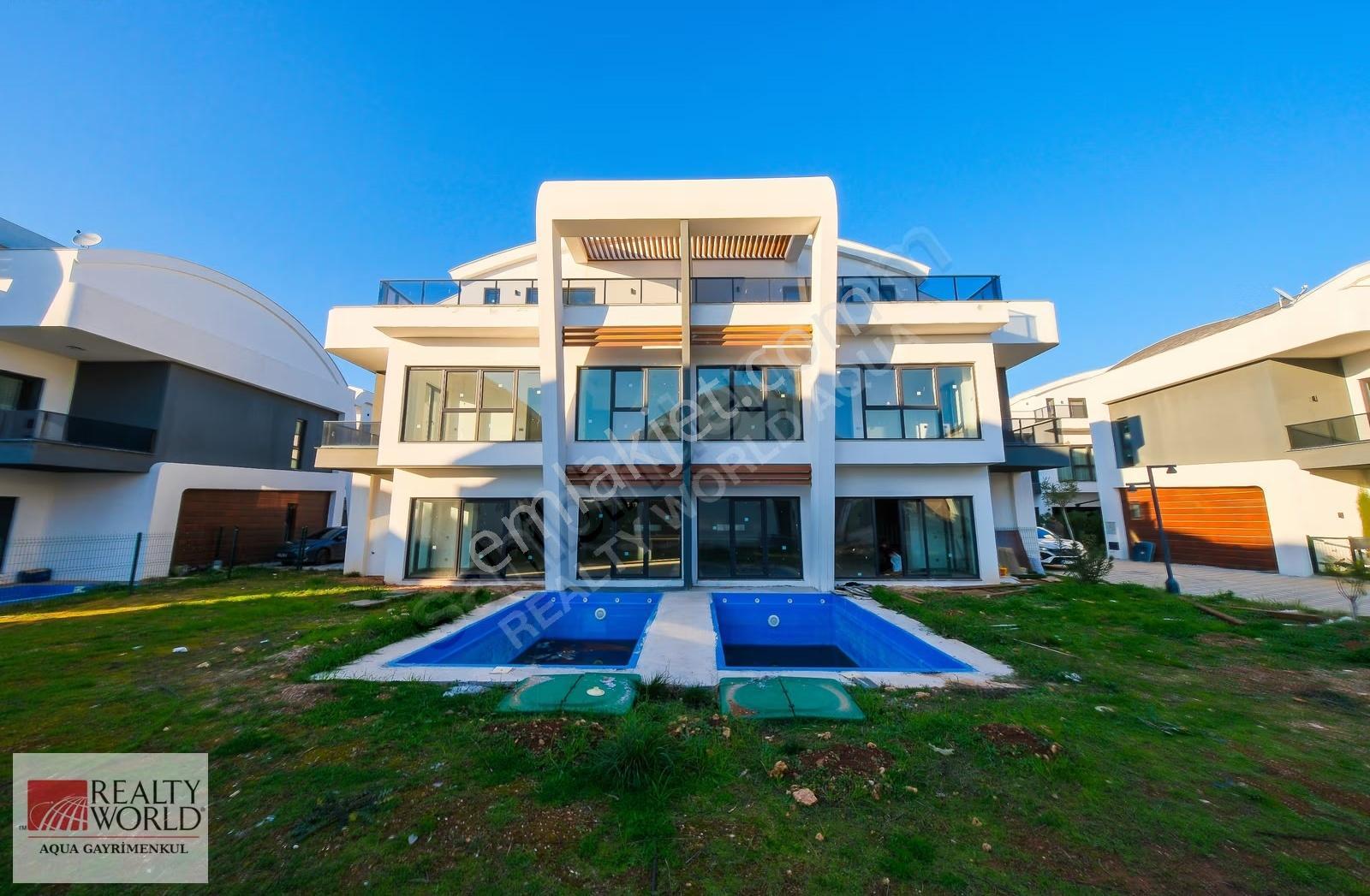 Set Premium Sitesinde Özel Havuzlu Akıllı Sistemli Satılık Villa