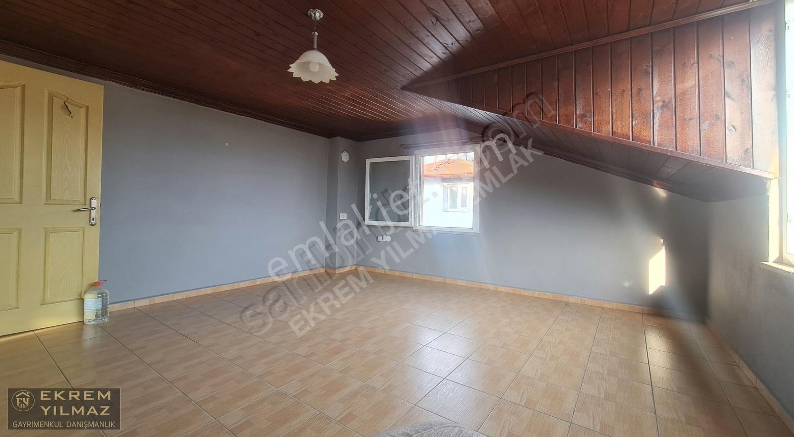 Gelişim Mahallesi'nde Kiralık 3+1 Kapalı Mutfaklı Daire - Görsel 3