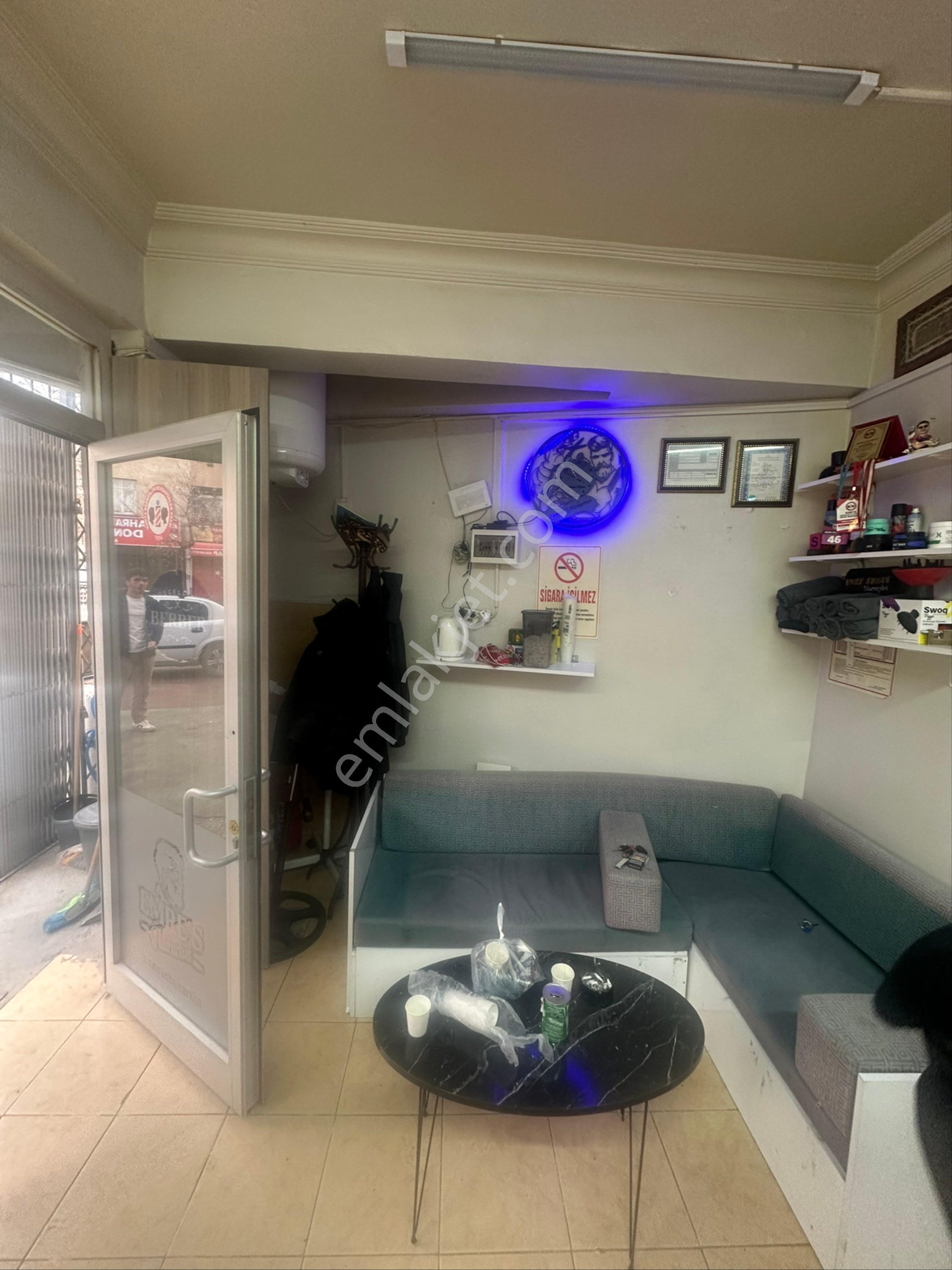 Salih Emlak'tan Devren Satılık Berber Dükanı ,hareketli İşlek Cadde Üzerinde - Görsel 6