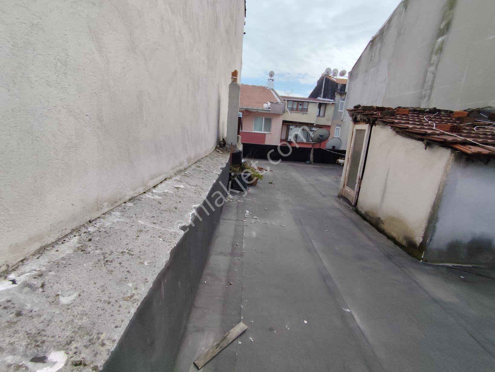 Kocamustafapaşa Cambaziye Sok 3 Katlı Satılık Bına - Görsel 19