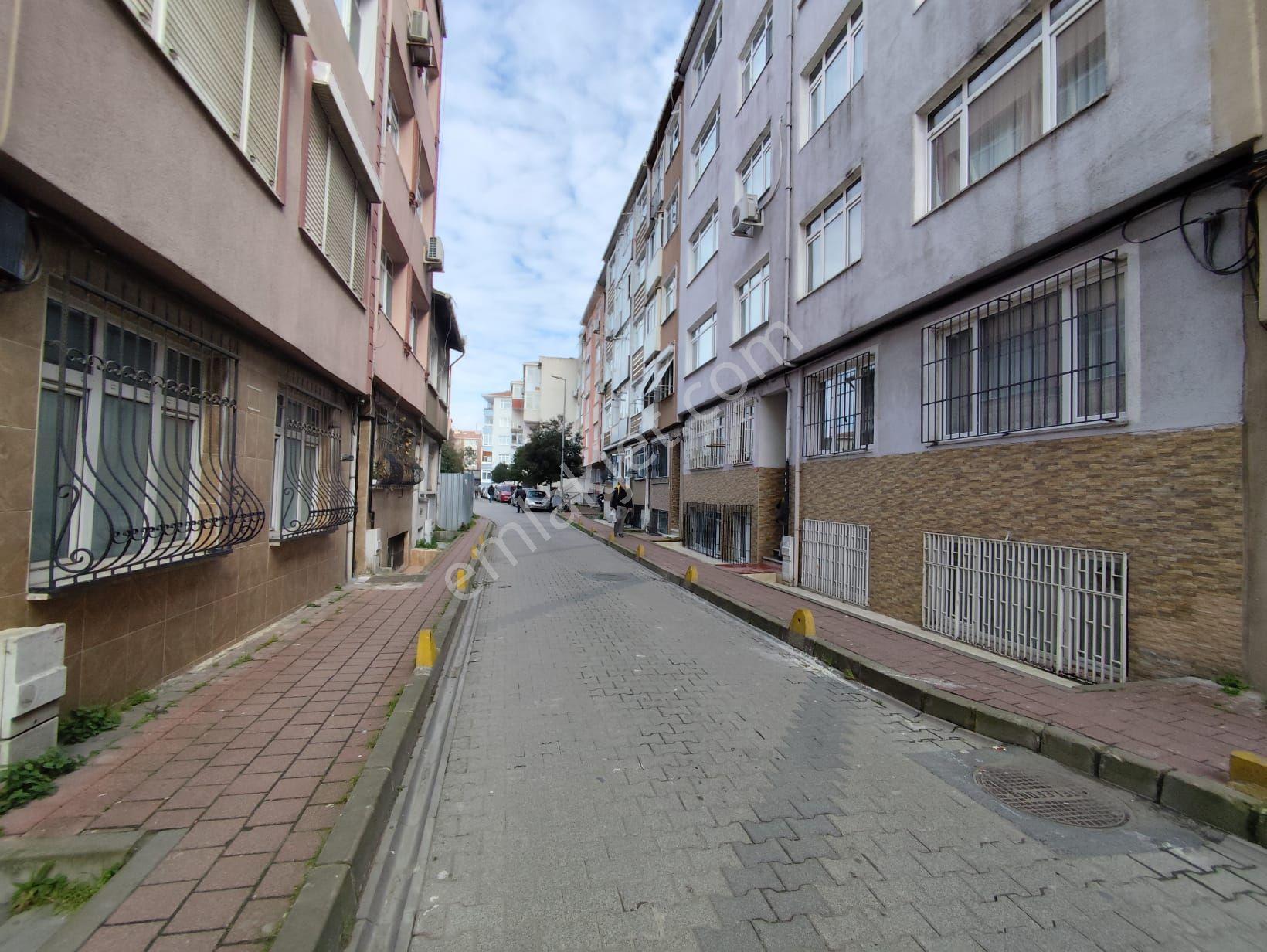 Kocamustafapaşa Cambaziye Sok 3 Katlı Satılık Bına - Görsel 30