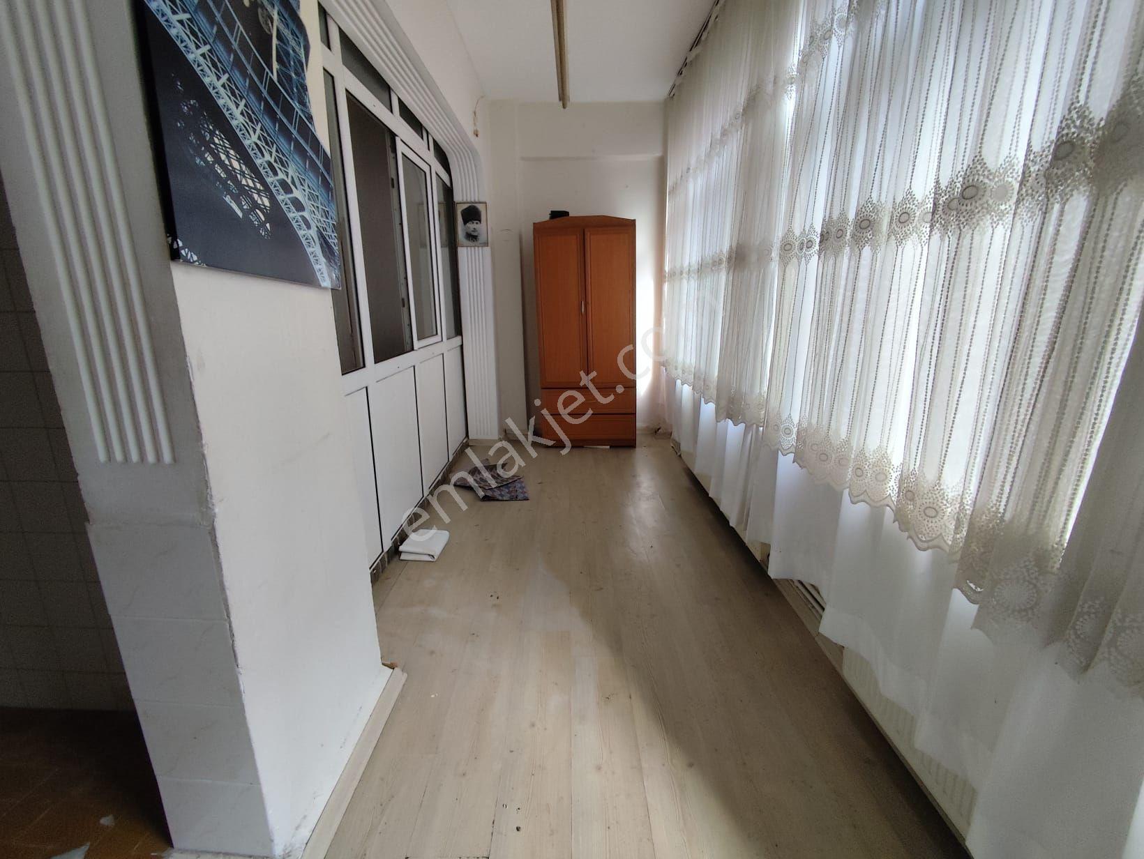 Kocamustafapaşa Cambaziye Sok 3 Katlı Satılık Bına - Görsel 13