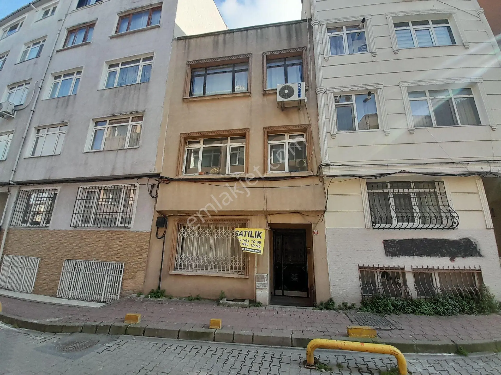 Kocamustafapaşa Cambaziye Sok 3 Katlı Satılık Bına - Görsel 3