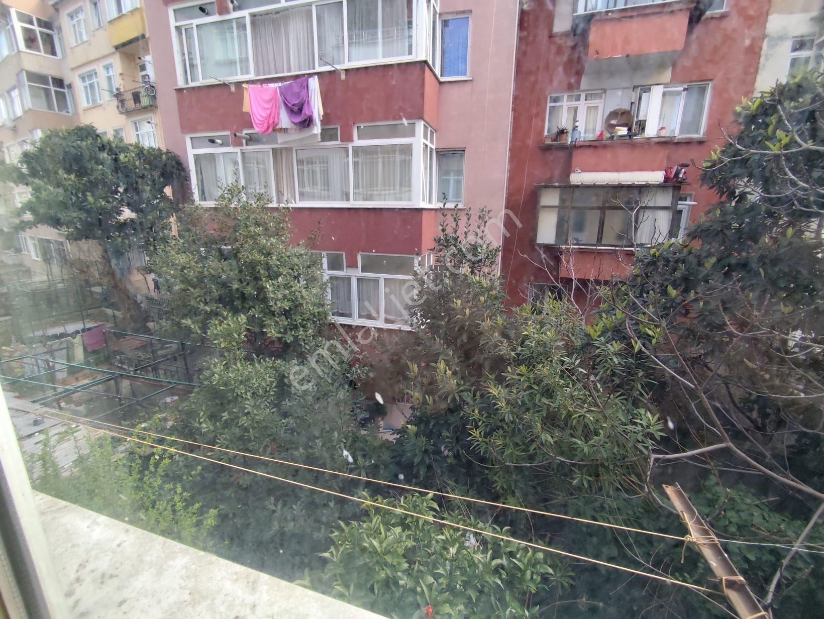 Kocamustafapaşa Cambaziye Sok 3 Katlı Satılık Bına - Görsel 25