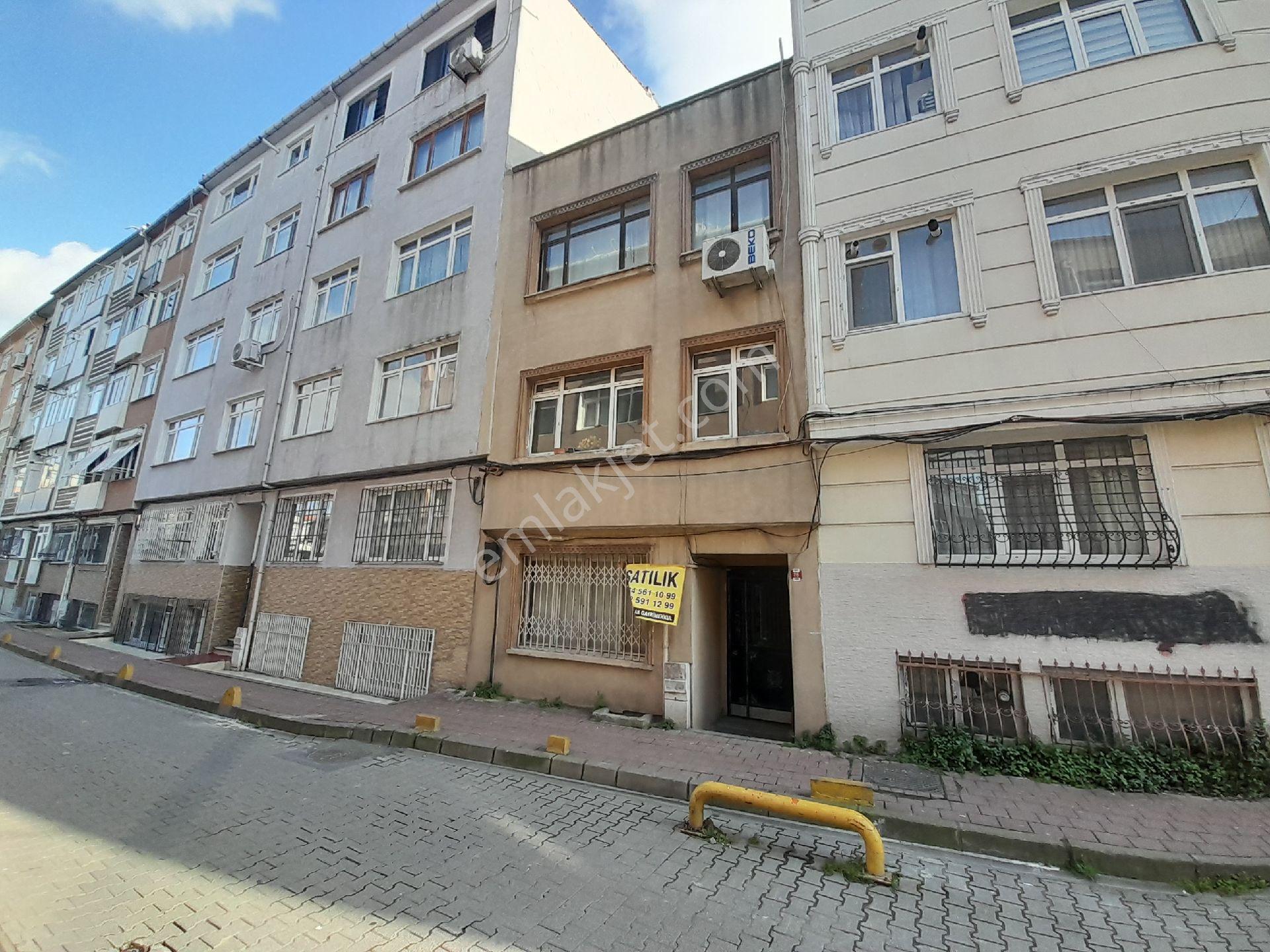 Kocamustafapaşa Cambaziye Sok 3 Katlı Satılık Bına - Görsel 33