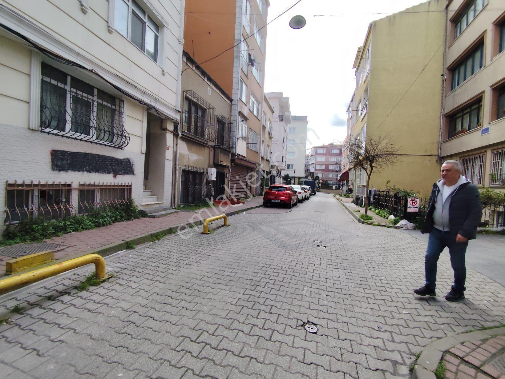 Kocamustafapaşa Cambaziye Sok 3 Katlı Satılık Bına - Görsel 29