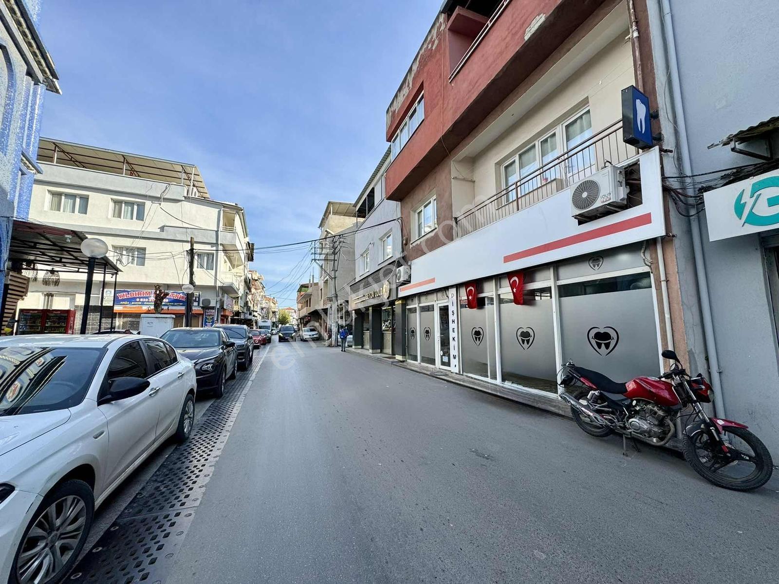 Bornova'da Yatırım Fırsatı Boş Satılık Dükkan