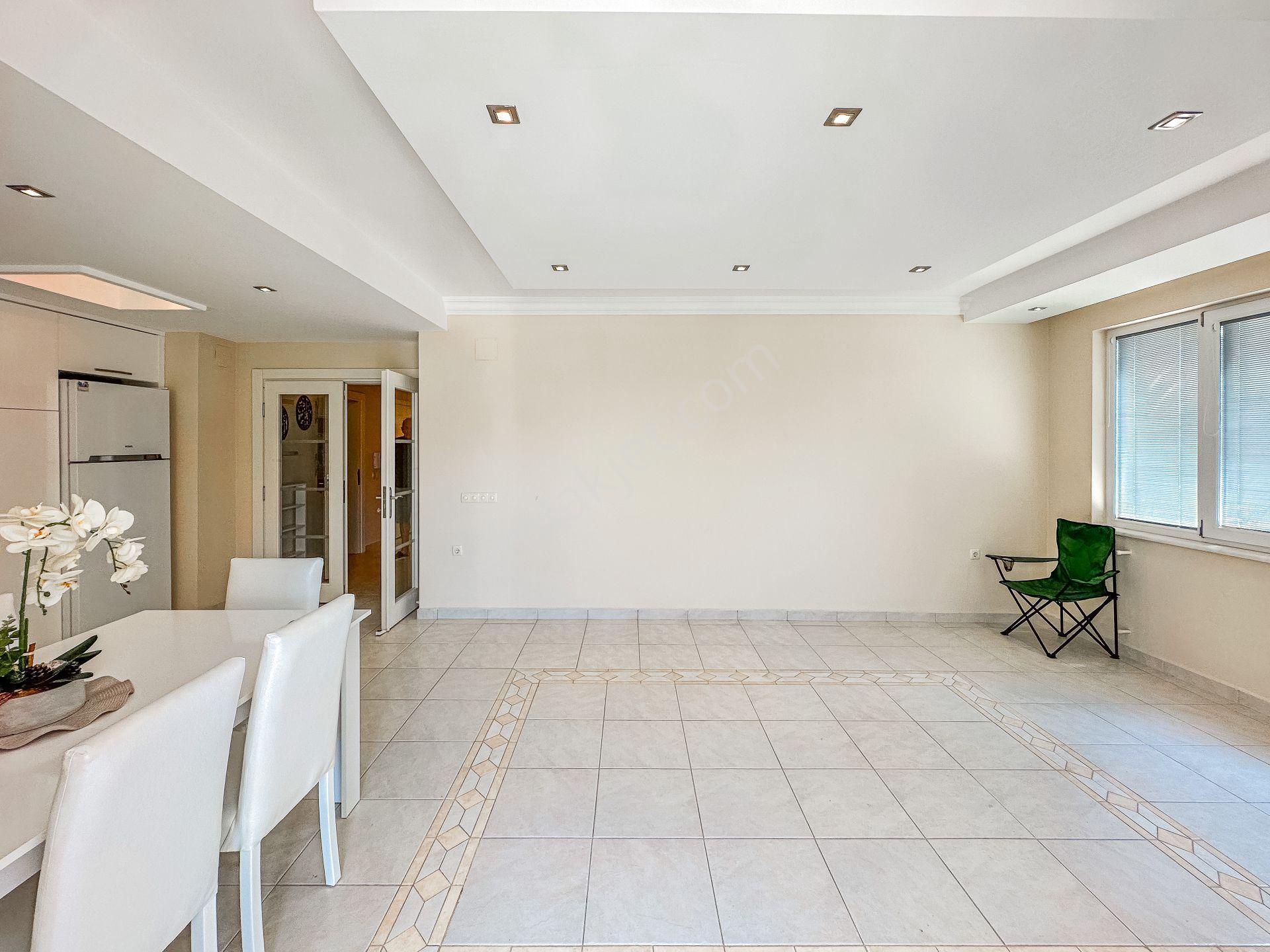 Oba Sınırında Denize 150 M Geniş Sosyal Alanlı Sitede 2+1 Daire - Görsel 10