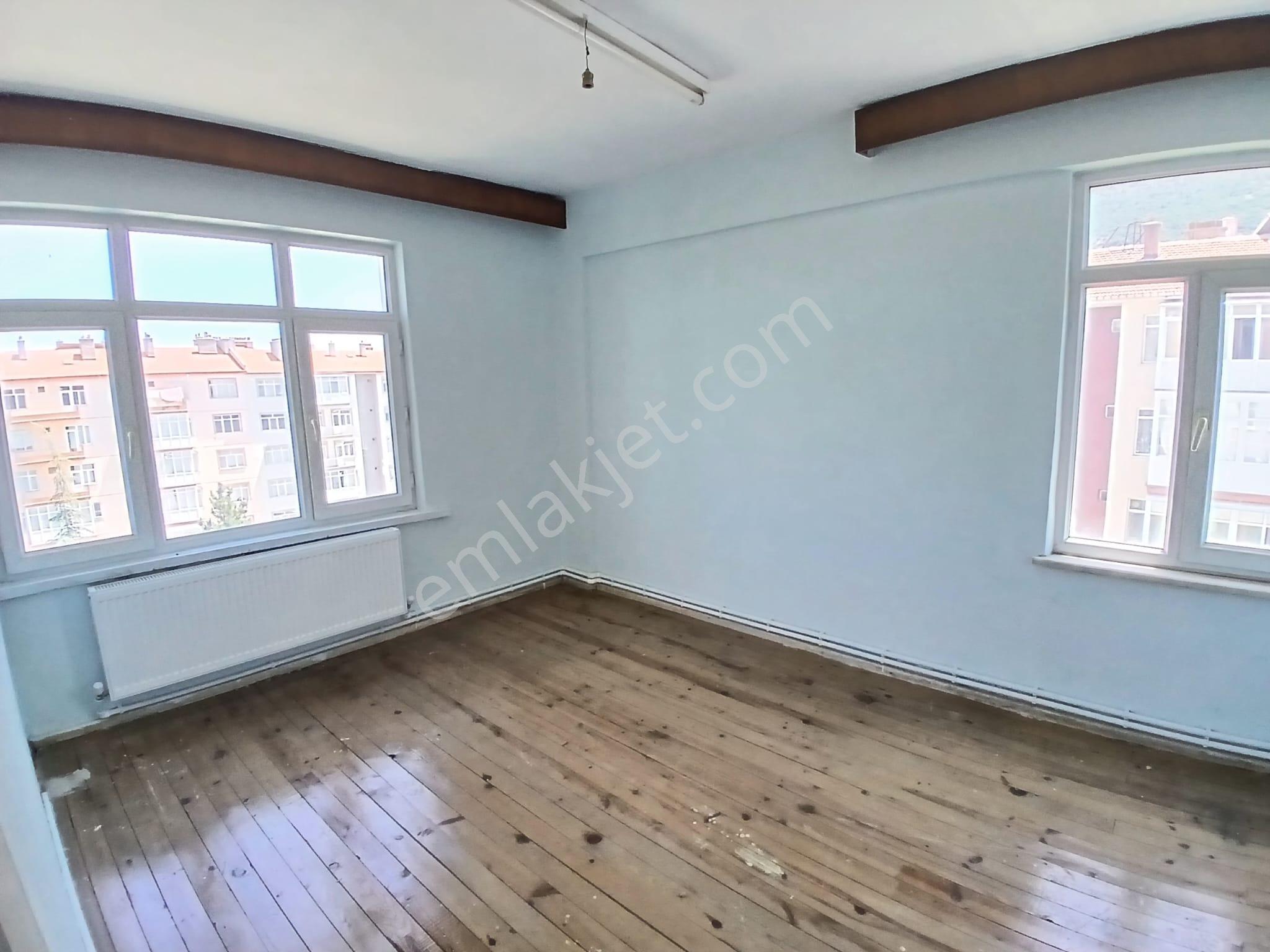 Akçay Emlak'tan Akşehir Gazi Mahallesi Sağlık Yüksekokulu Yanında Doğalgazlı Geniş Kiralık 2+1 Daire - Görsel 19