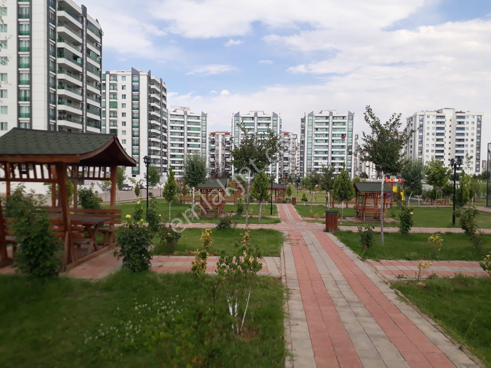 Seeworld Alınak Kutay Paladyum Konutları 3+1 179m2 Özel Dekorlu - Görsel 26