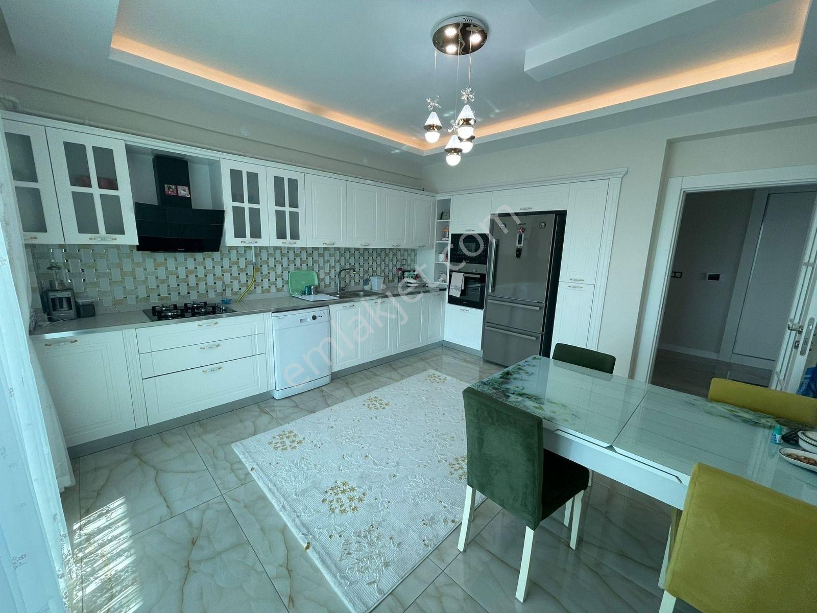 Seeworld Alınak Kutay Paladyum Konutları 3+1 179m2 Özel Dekorlu - Görsel 17