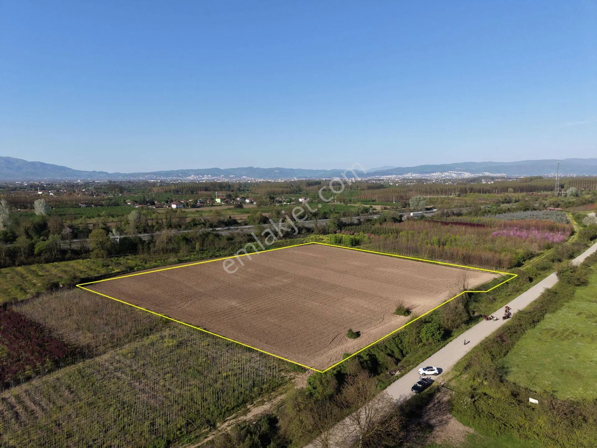 Bataklıçiftlik Köyü'nde 18.299 M2 Satılık Arazi
