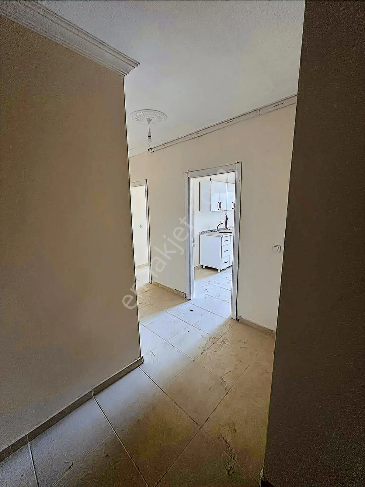 Sürer Emlak`tan Kiralık 3+1 Daire`miz Ara Katta Fırsat Daire - Görsel 6