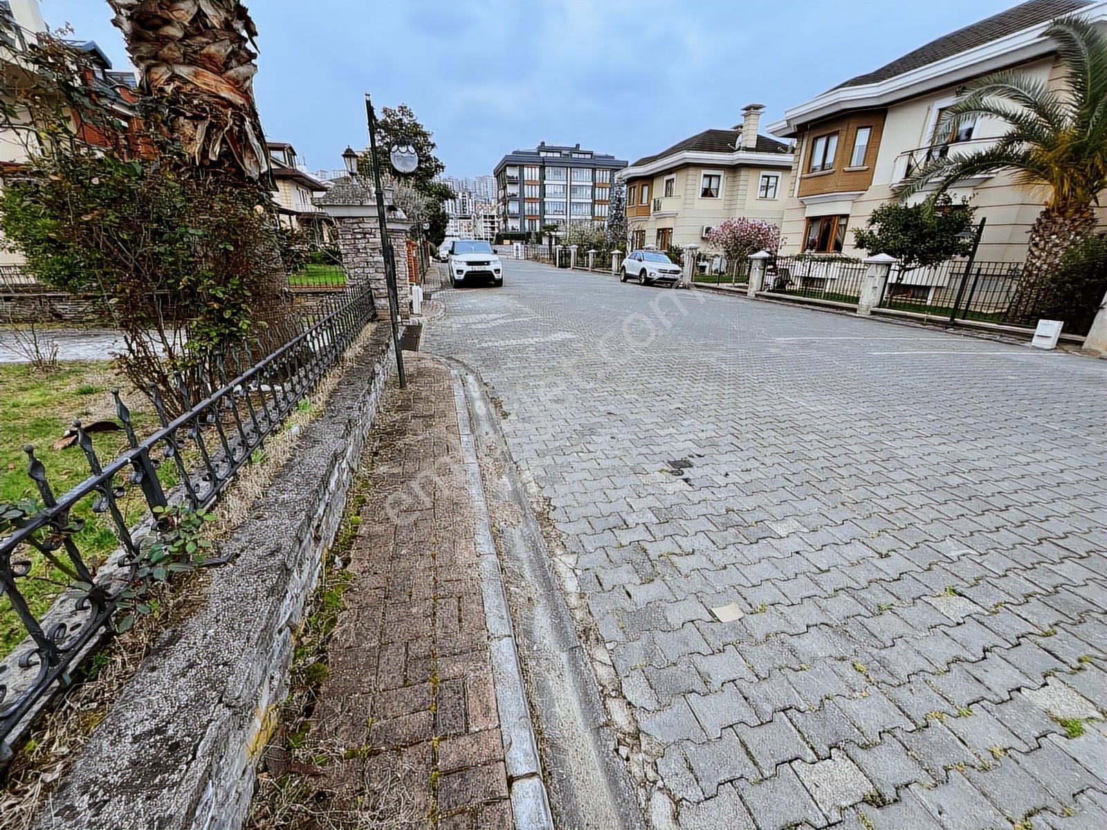 Riva Gymdn Yomra Kaşüstünde Palmiye Sites Fırsat Villa - Görsel 17