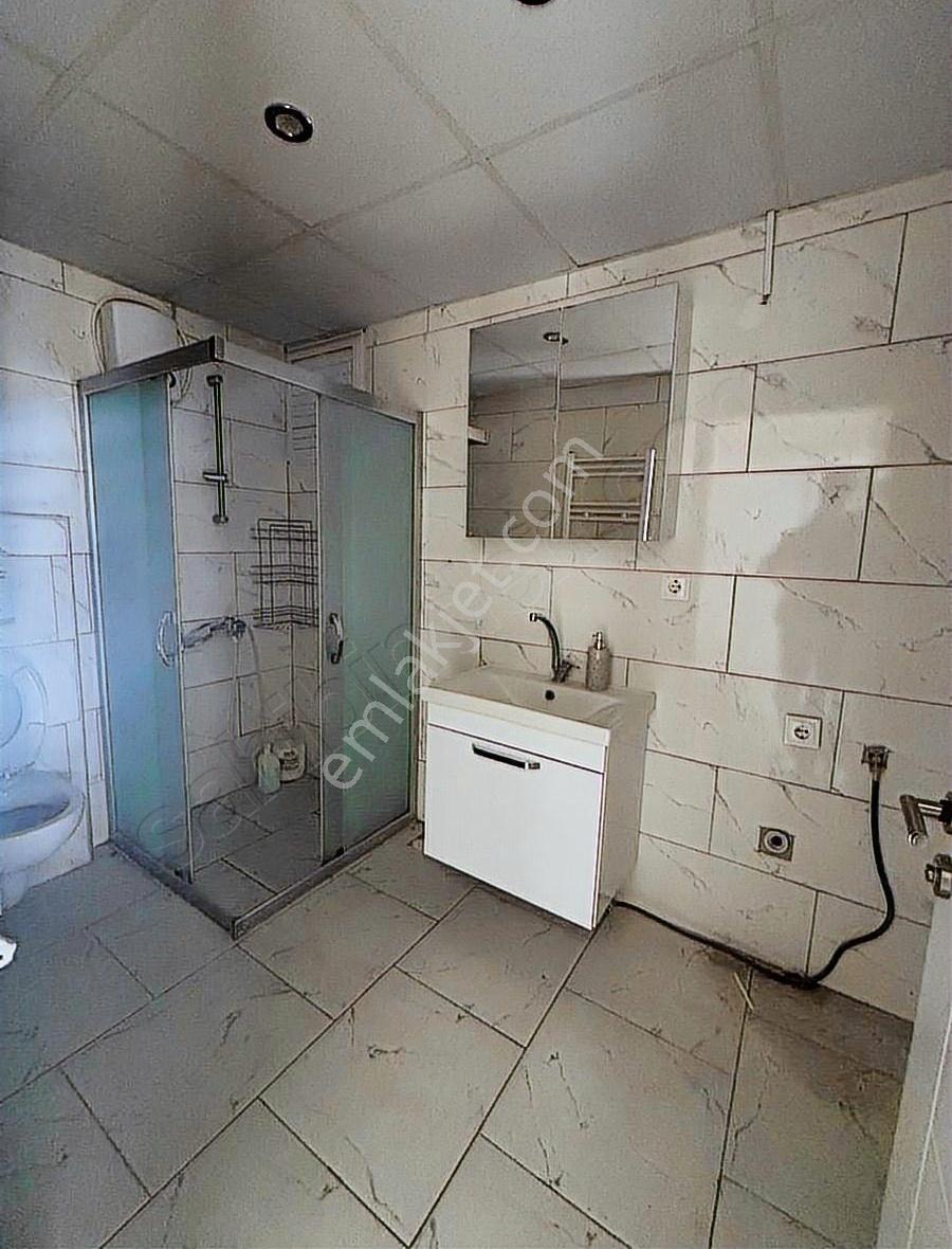 Saruhan Mahallesinde Pazaryeri Yanı Kiralık 3+1 Daire - Görsel 5