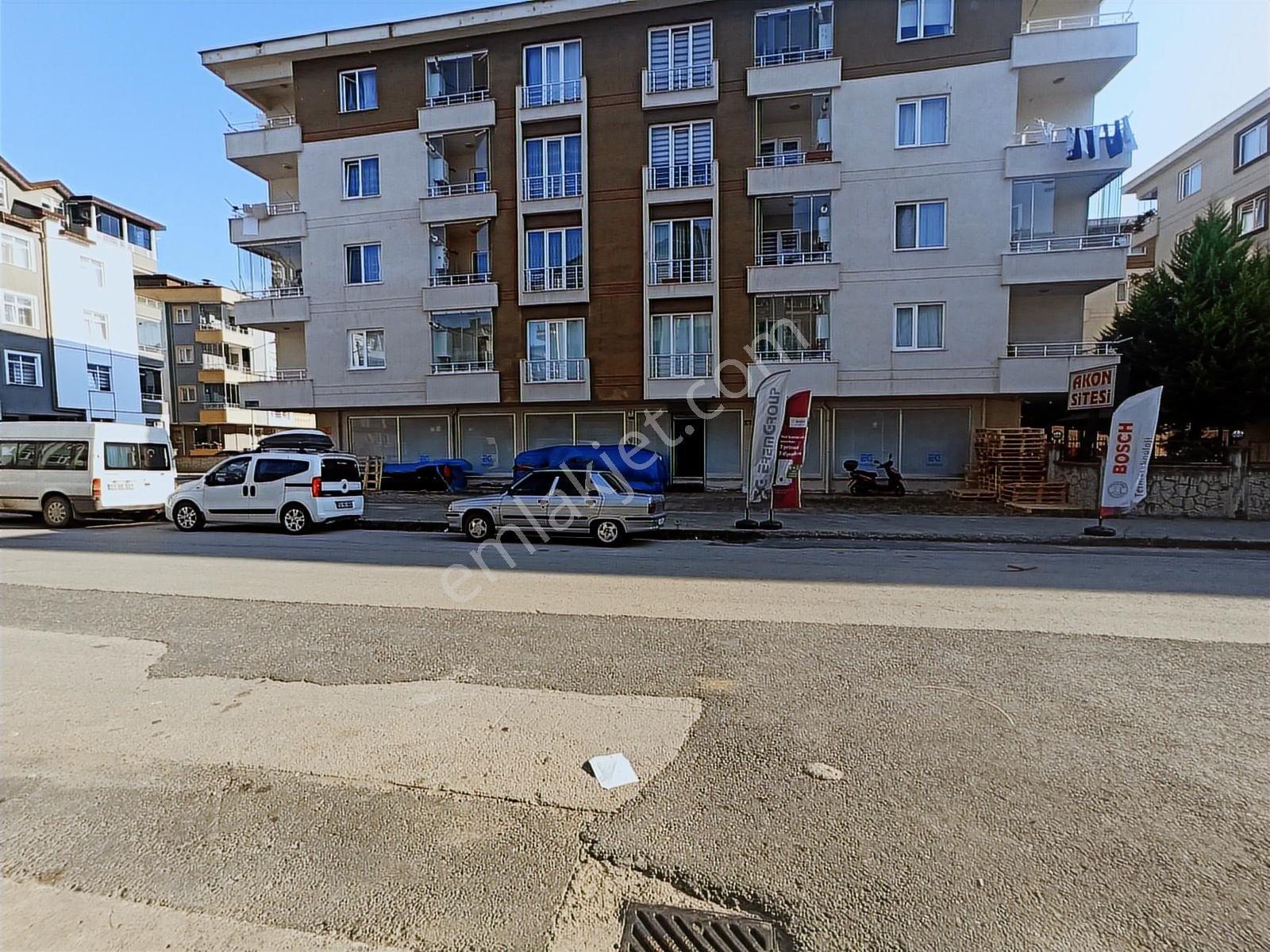 Şirinevlerde Kiralık Geniş Metrajlı İşyeri