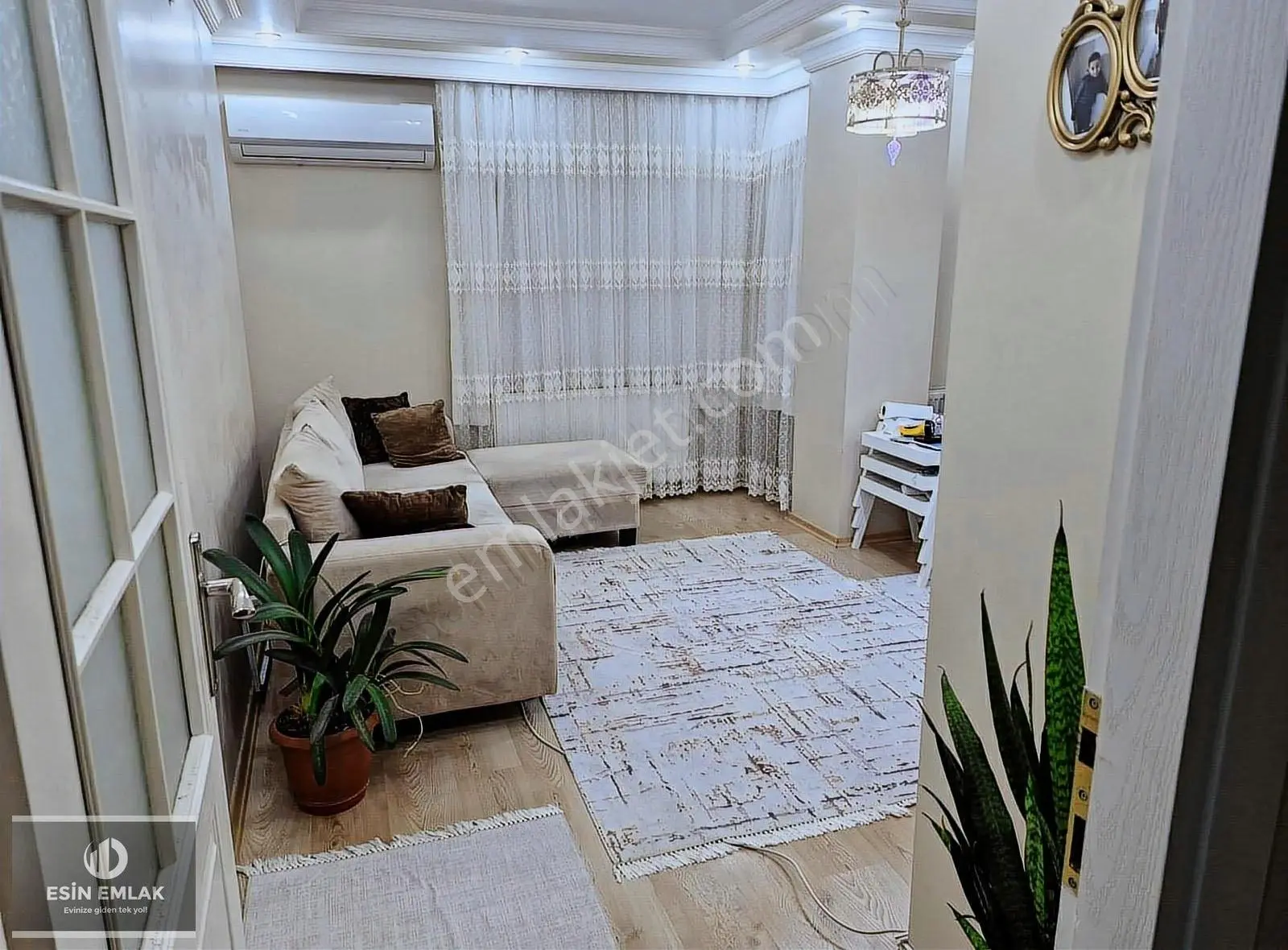 Pendik Orta Mah'de Arakat Geniş Satılık 3+1 Daire