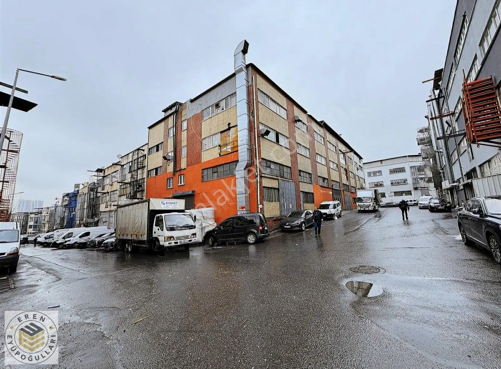 B.paşa Terazidere Mh Sanayi İçi Köşe Başı Satılık Giriş İş Yeri