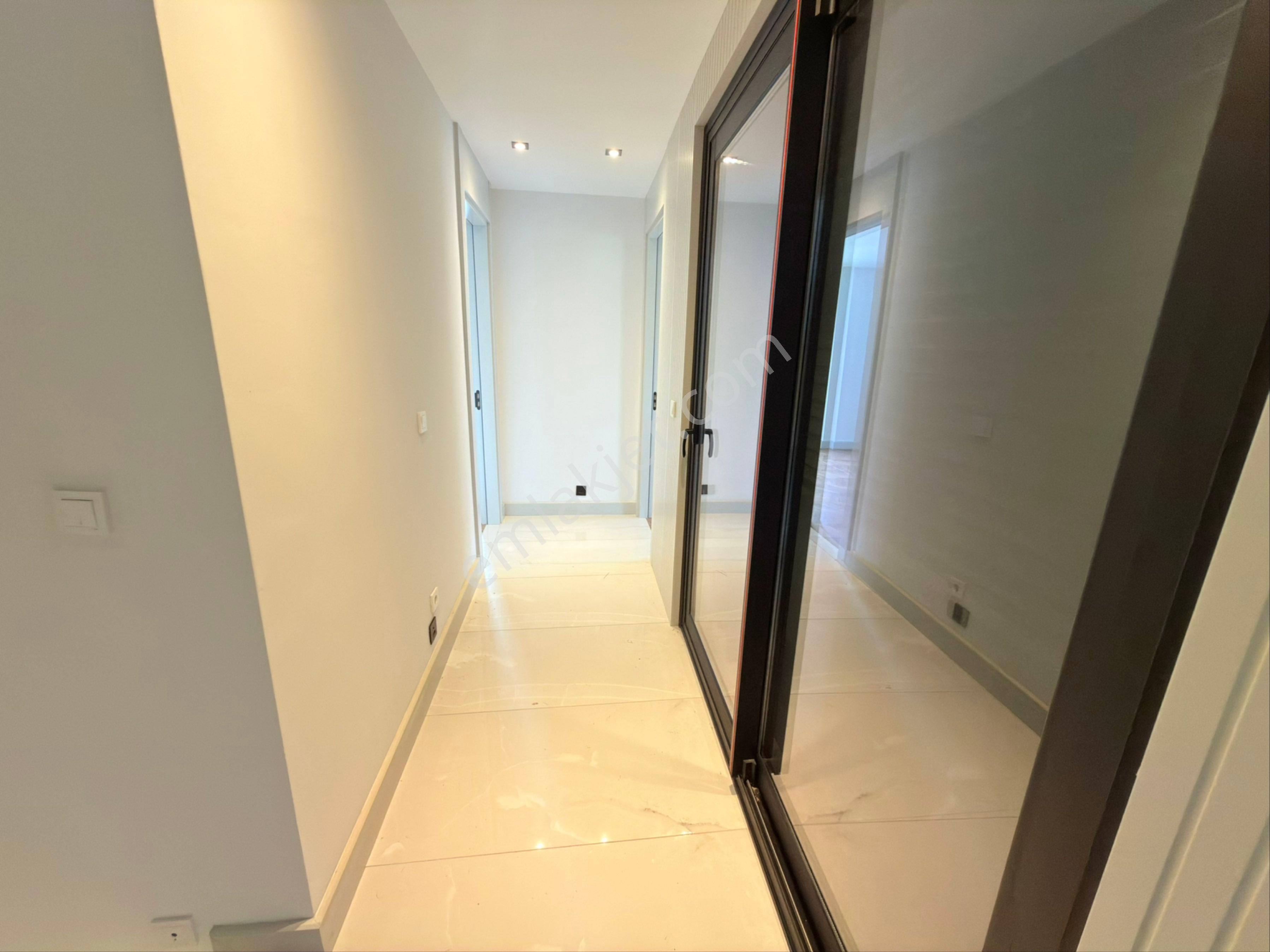 Tek Müstakil 500 M2 Arsa İçerisinde Özel Havuzlu Lüks Villa - Görsel 16
