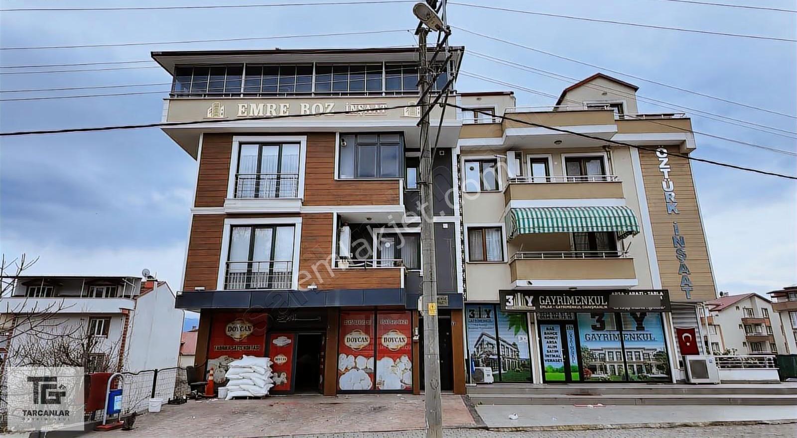 Tarcanlardan Yeşilovada Cadde Üstü 209m², 2 Katlı Satılık Dükkan