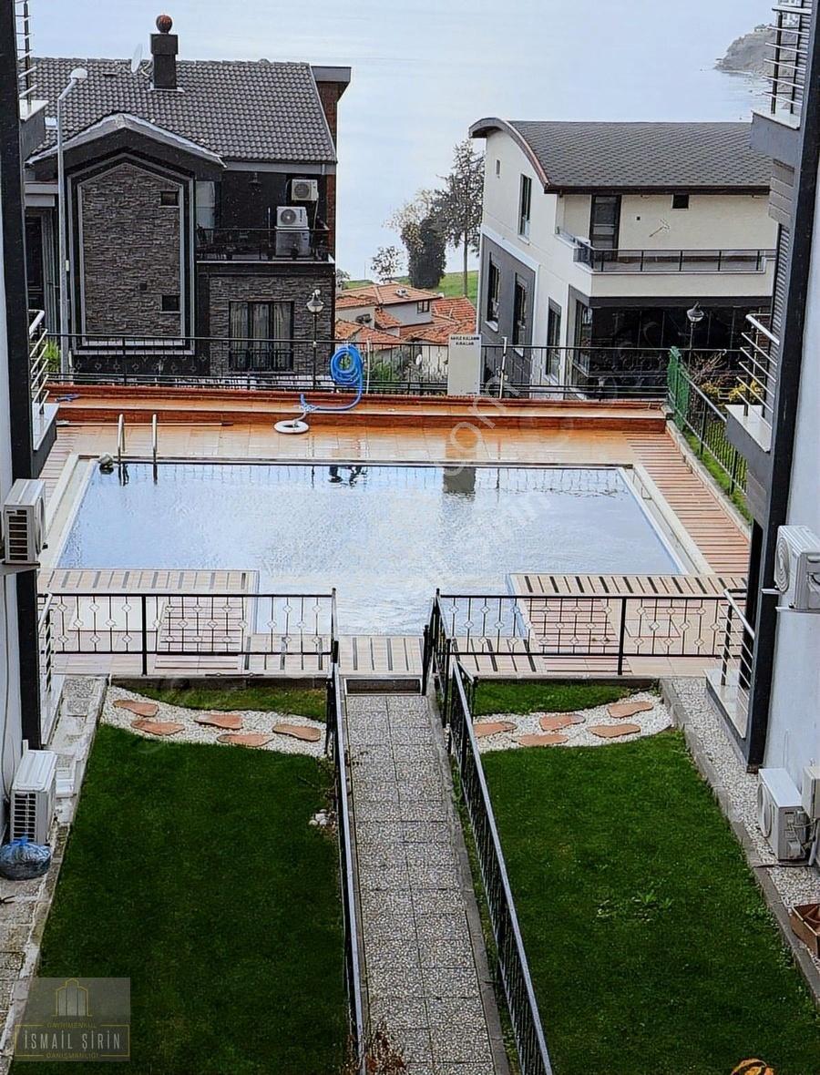 İ.şirinden Gemlik Cumh.mah. Hasanağa Mevkiinde Muhteşem Deniz Manzaralı Havuzlu Lüx 4+1 Dublex Daire