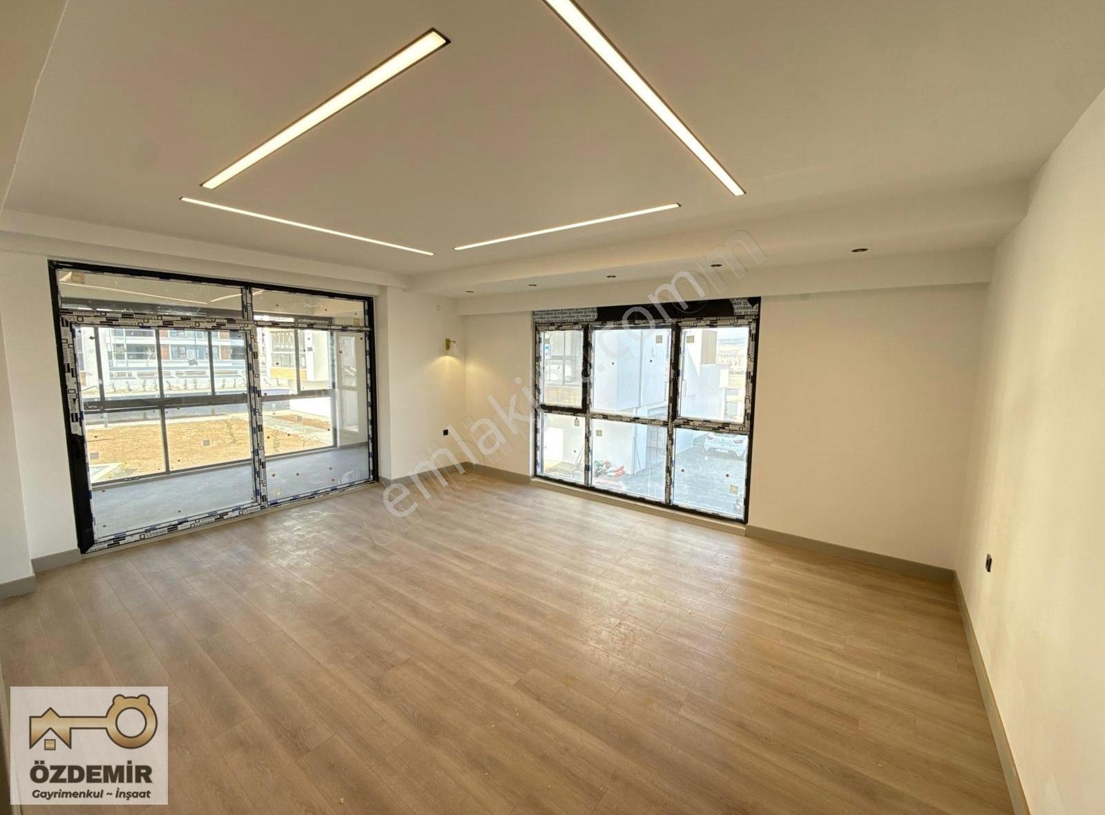 Özdemir'den Aşağısöğütönü Mh. Site İçi Kiralık 3+1 Daire - Görsel 2