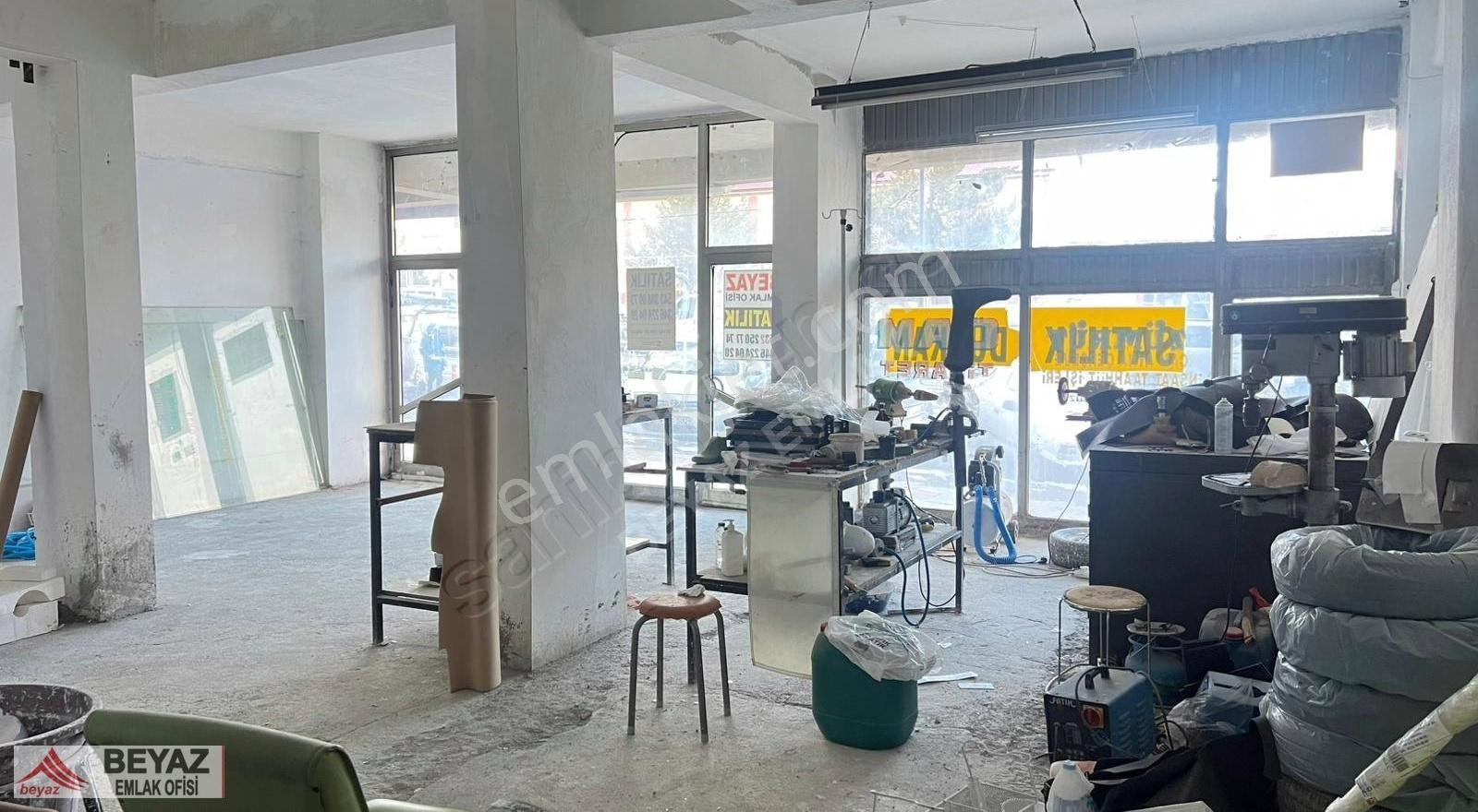 Beyaz Emlak'tan Sivas Lisesi Karşısı Satılık Dükkan - Görsel 3