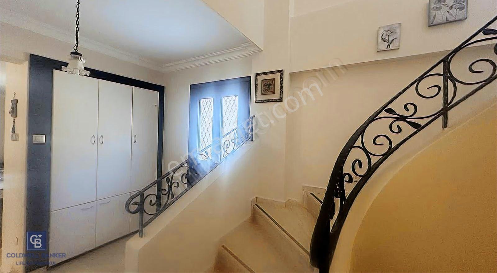 Urla Altınköy Çiftlikevlerinde Geniş Bahçeli 3+1 Kiralık Villa - Görsel 3