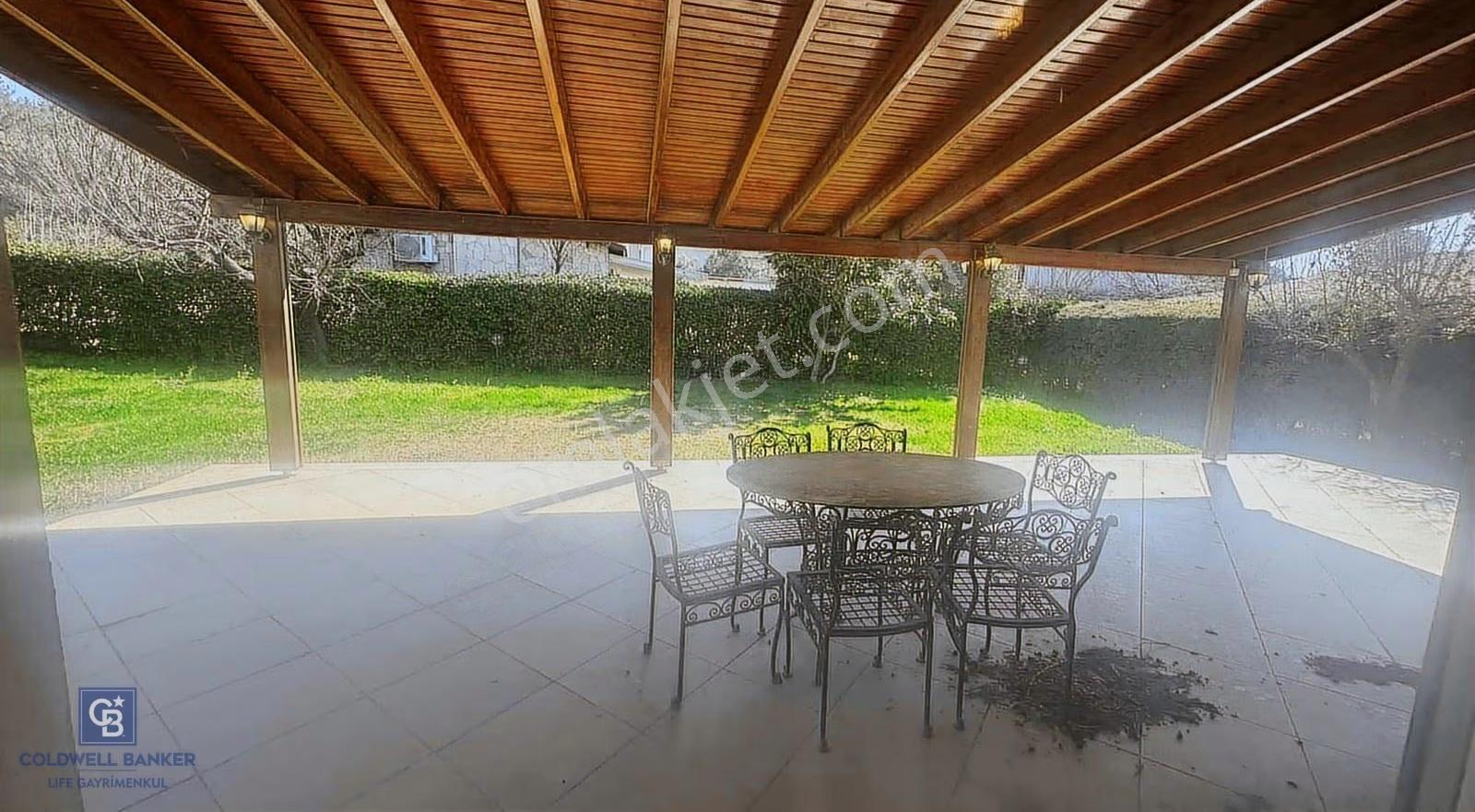 Urla Altınköy Çiftlikevlerinde Geniş Bahçeli 3+1 Kiralık Villa - Görsel 10