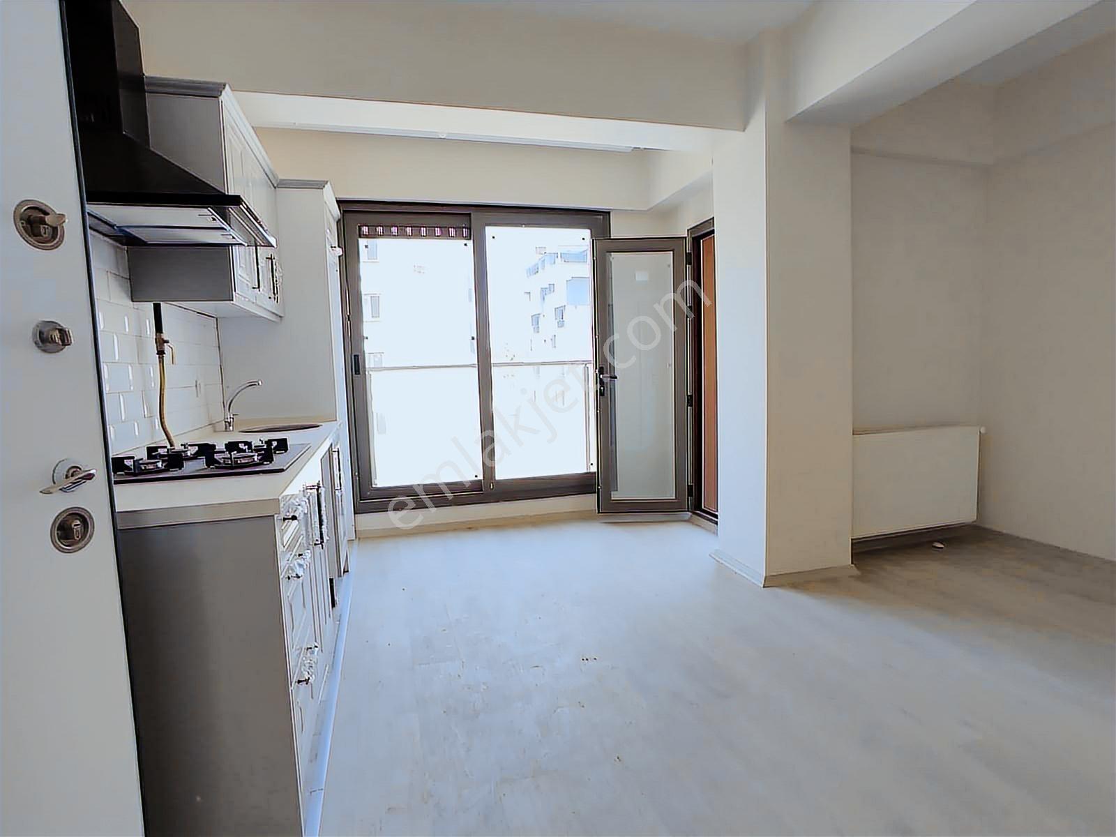 Menemen Seyrek'te 1+1 Eşyalı Satılık Daire - Görsel 13