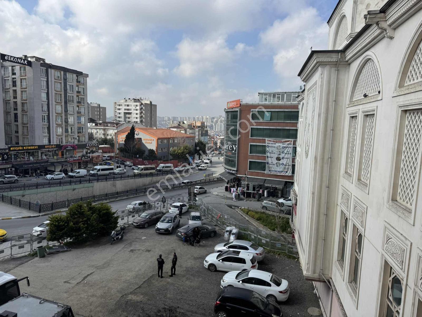 Merkezi Konumda Satılık İş Merkezinde Dükkan - Görsel 8