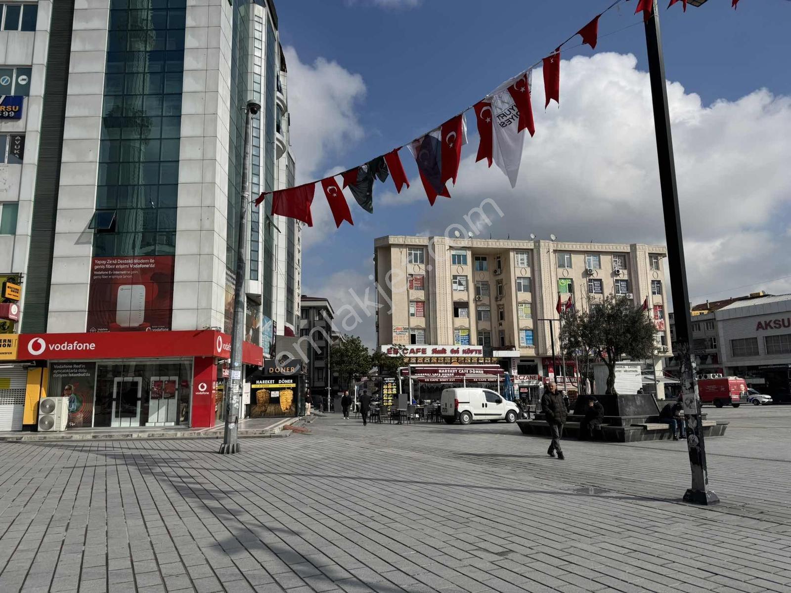 Merkezi Konumda Satılık İş Merkezinde Dükkan - Görsel 9