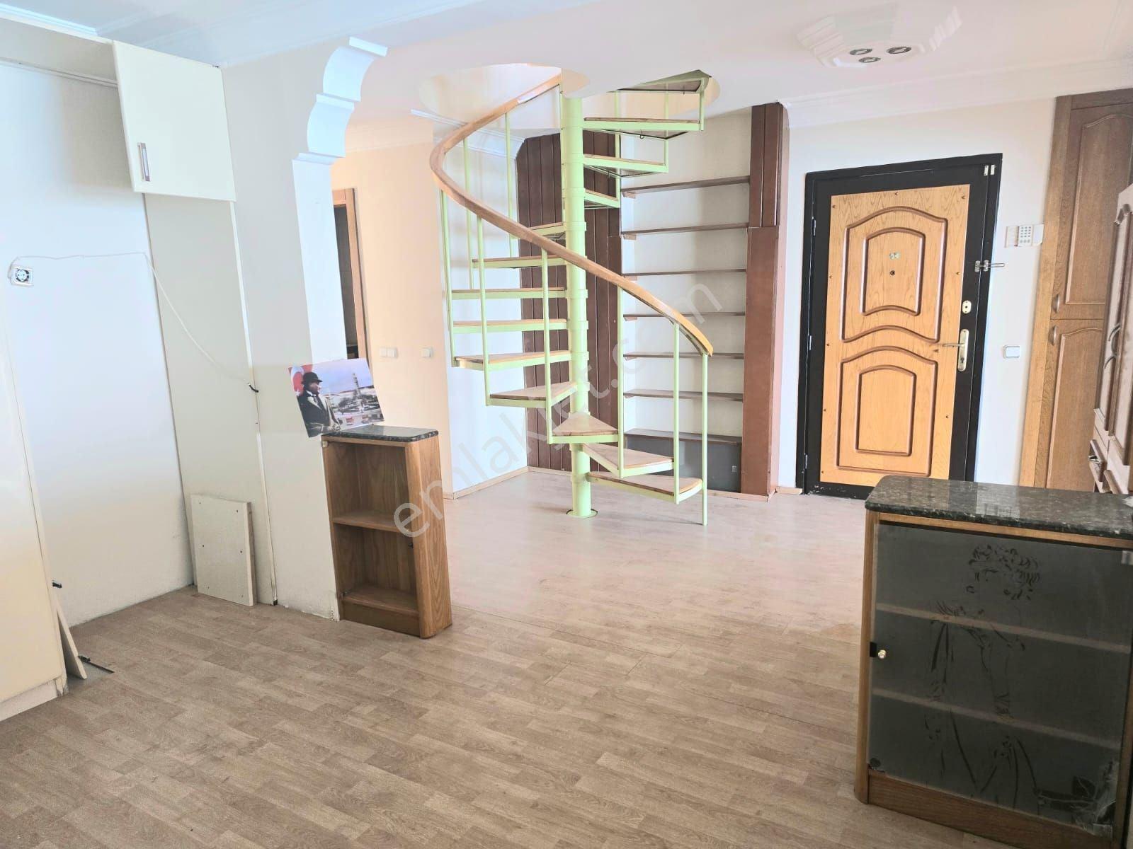 Kuşadası Kordonunda Denize Sıfır Dubleks Satılık Yalı Dairesi - Görsel 11