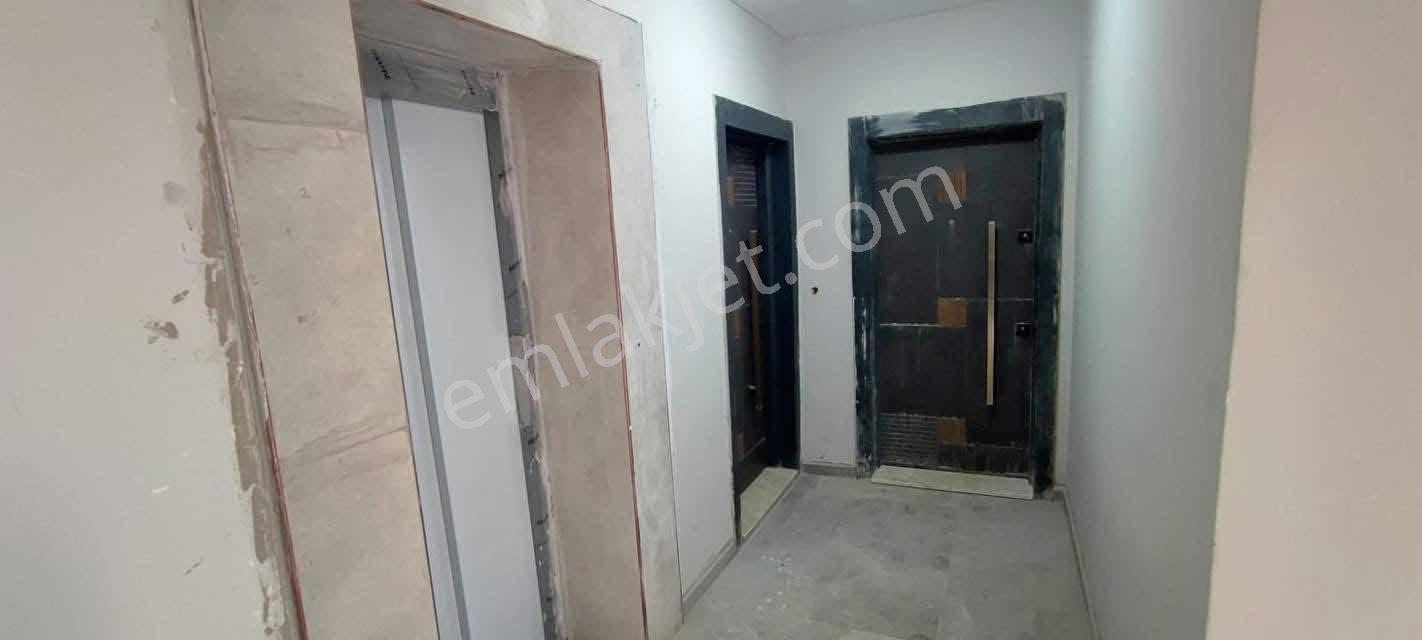 Kuşadası Uydukentte 2+1 Ara Kat Daire Asansörlü Acil Satılık - Görsel 13