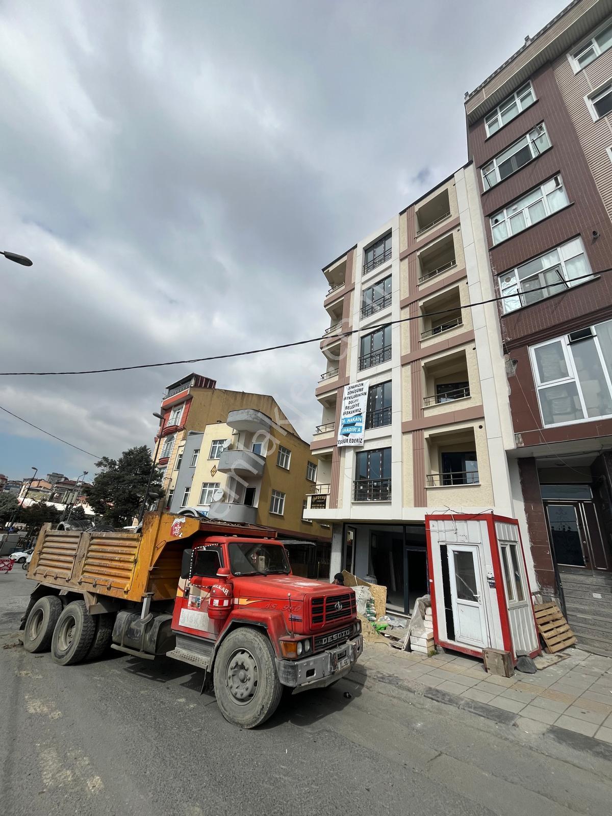 Serkan Gayrimenkulden Bahçelievler Kocasinan Merkez Mahallesinde 3+1 Sıfır Cadde Üzeri 1.kat