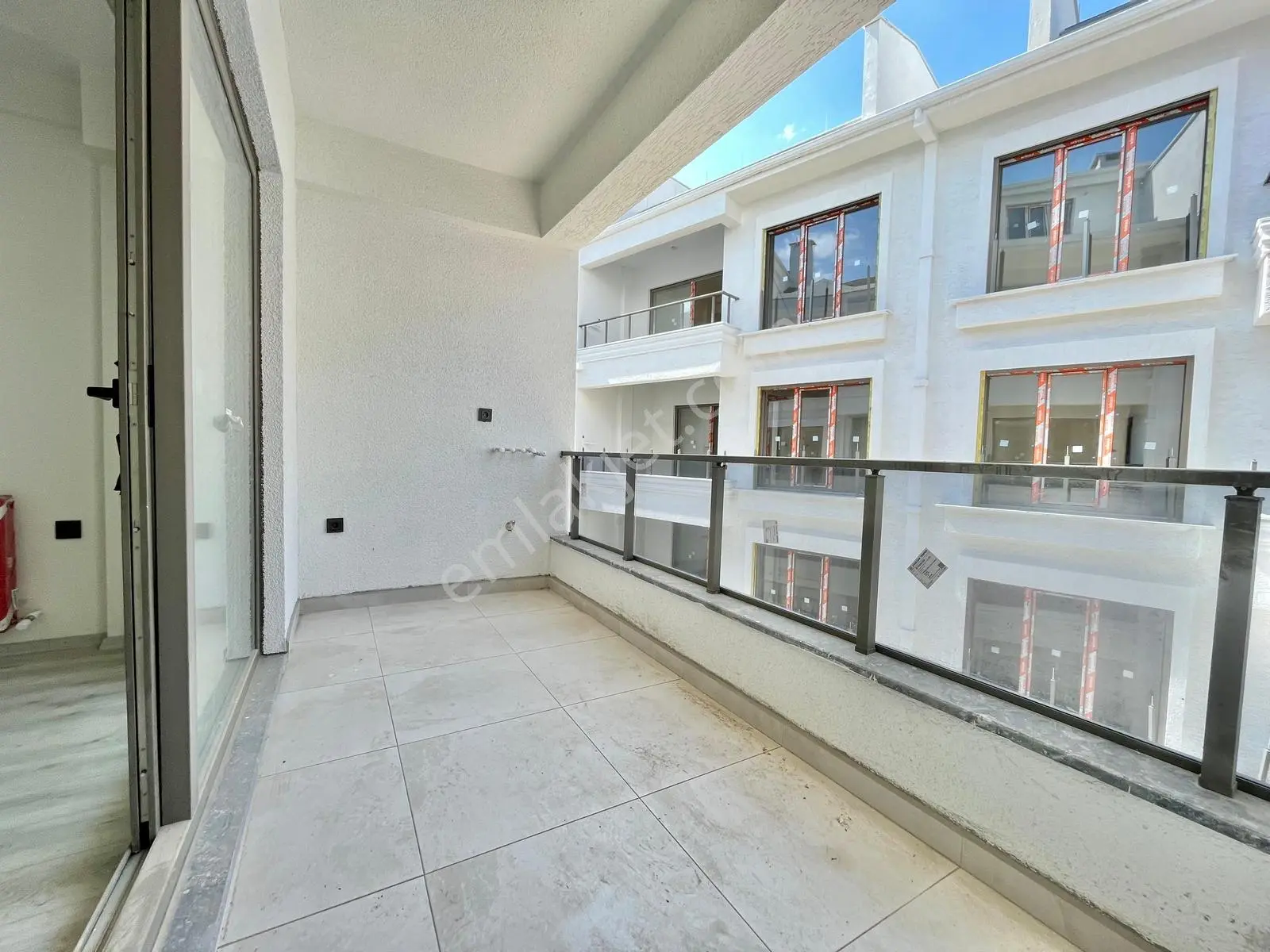 Gümüş'den İkizçay'da Havuzlu Yüksek Kredili Arakat Şık 1+1 Daire - Görsel 31