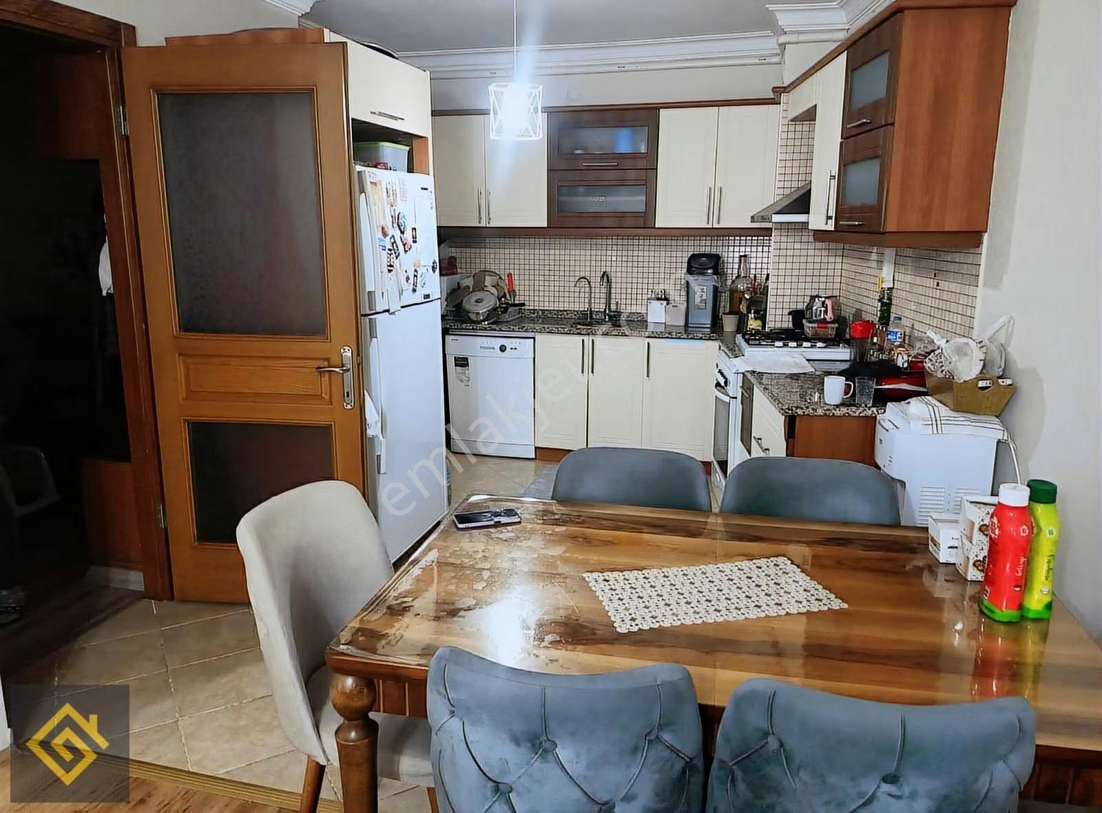 Kuşadası Merkez Sahile 200 Mt.doğalgazlı 3+1 Arakat 6.000.000 Tl - Görsel 11