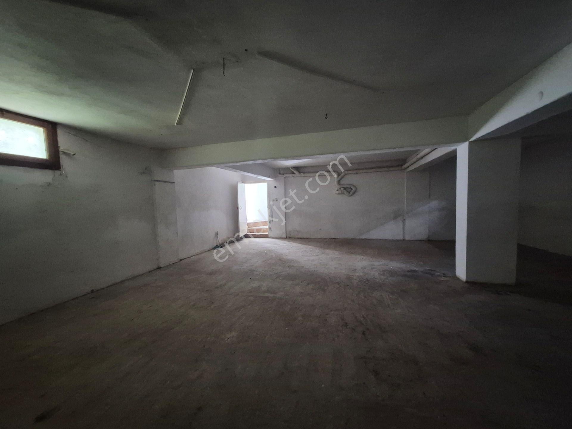 Kuşadası Cumhuriyet'te Merkezi Konumda Kiralık 100 M² Ticari Depo Fırsatı - Görsel 4