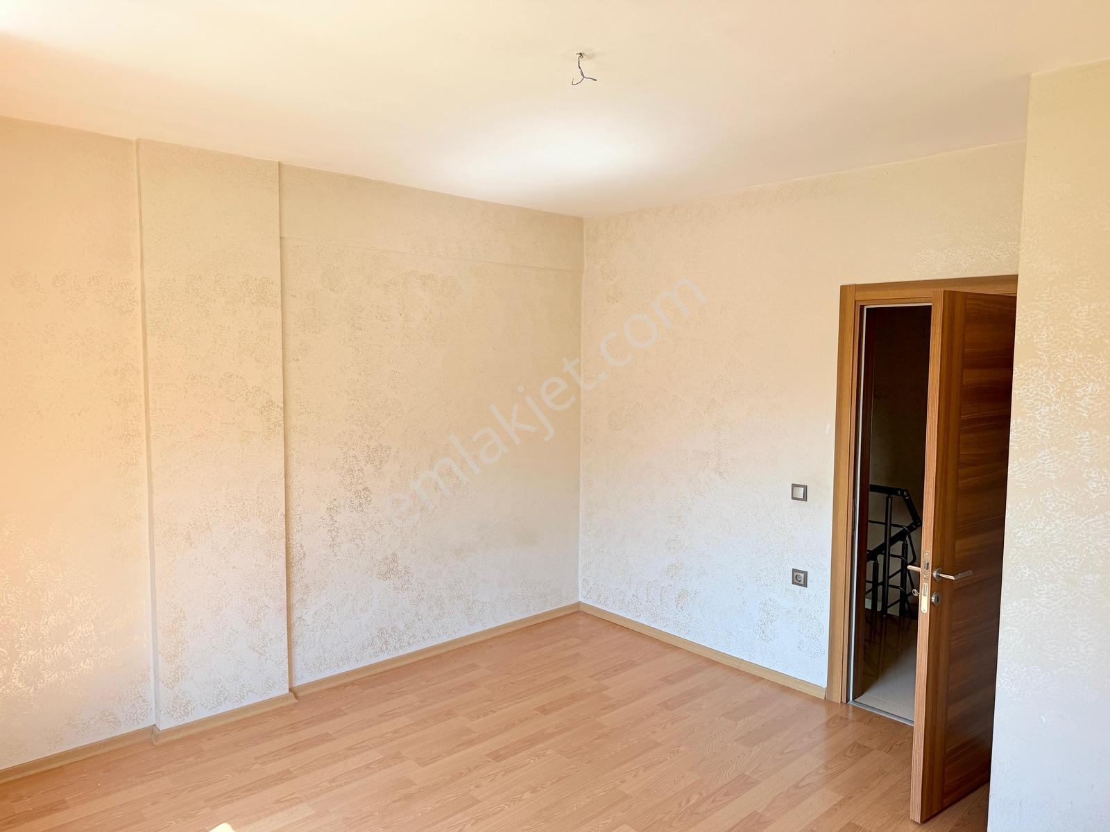 Foça Kazım Dirik Mah. Kiralık 2+1 Bahçeli Dubleks - Görsel 9
