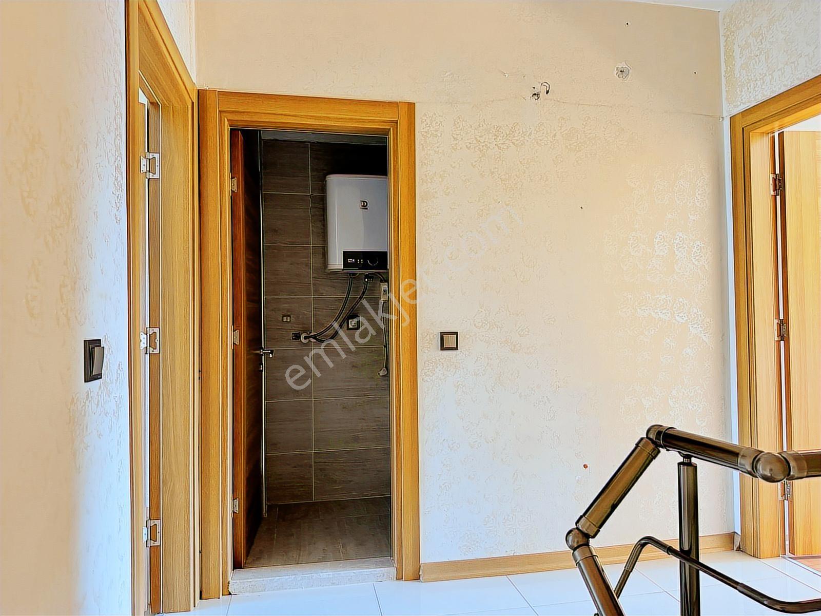 Foça Kazım Dirik Mah. Kiralık 2+1 Bahçeli Dubleks - Görsel 13